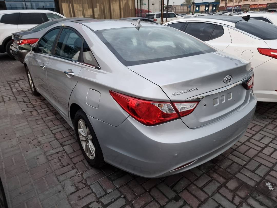 HYUNDAI SONATA 2011 - Marhaba Auction Used Cars - Image 5