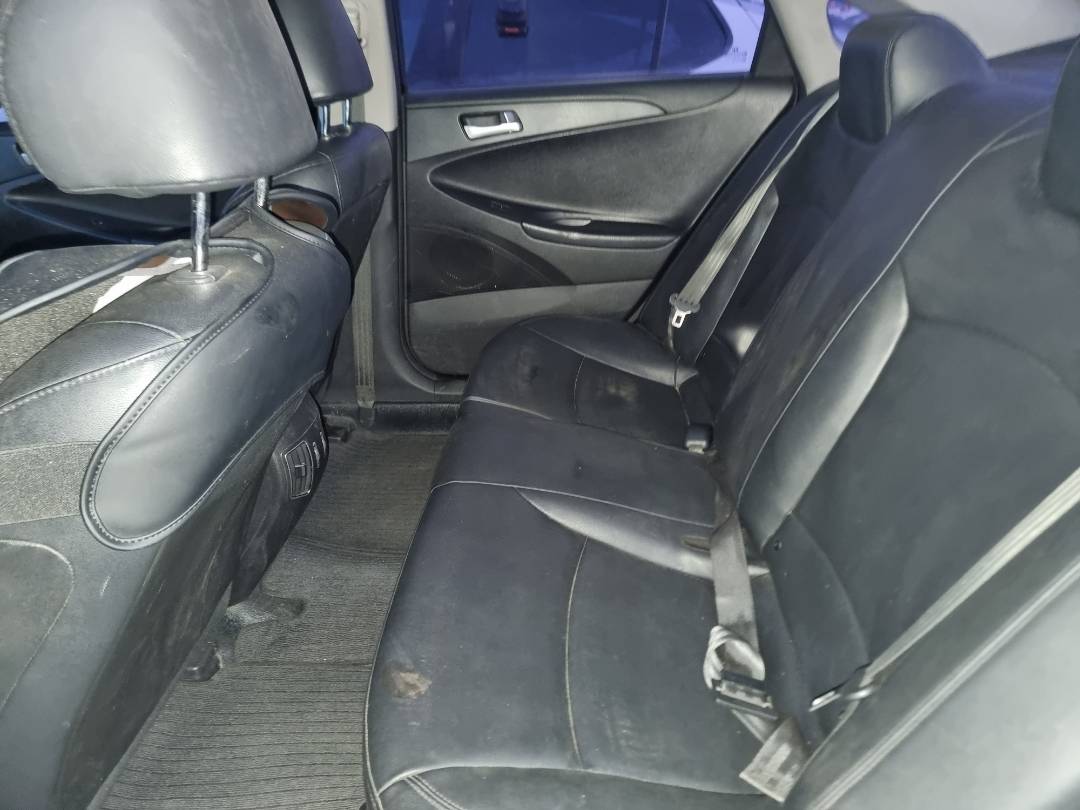 2012 HYUNDAI SONATA — 215217 KM — Lot 214578 — Souq - Marhaba Auctions Used Cars - Image 6