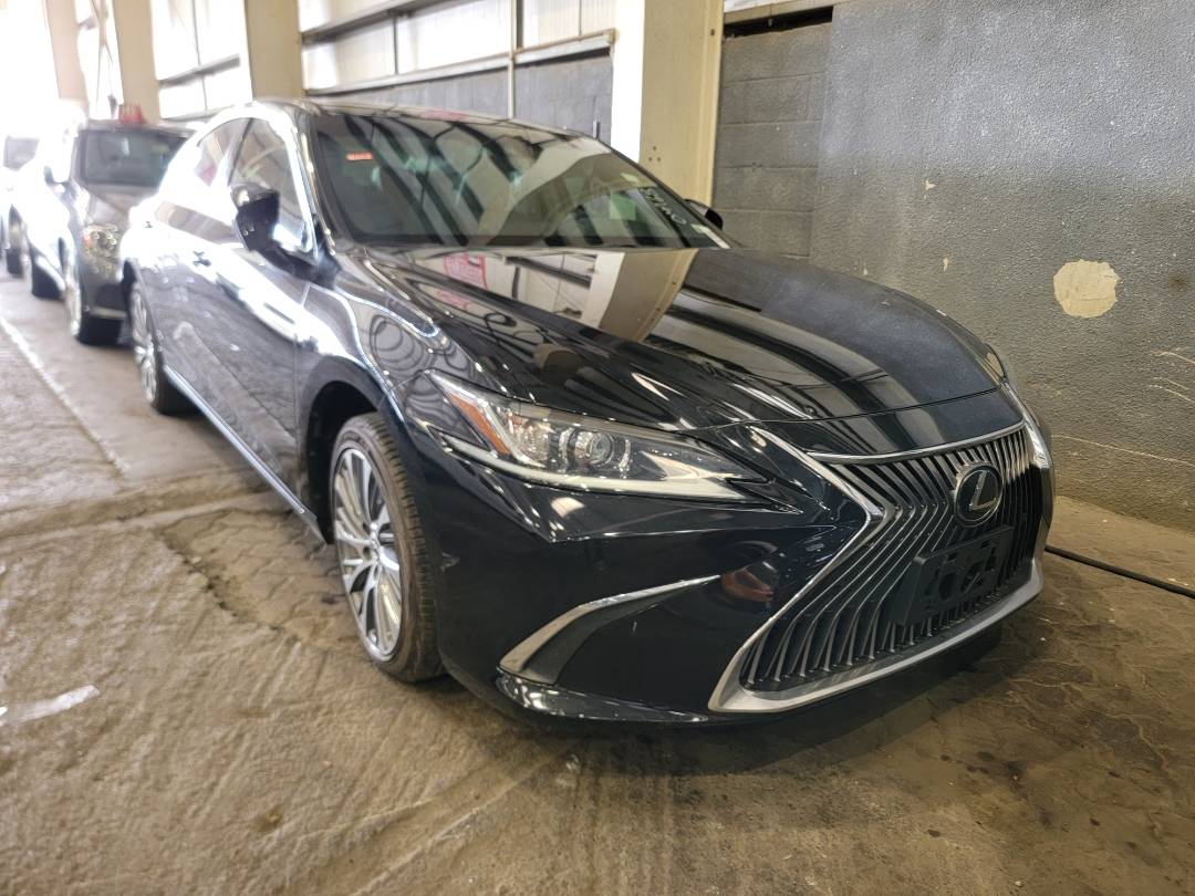 2019 LEXUS ES 350 — 43400 Miles — Lot KU049685 — Main - Marhaba Auctions Used Cars - Image 3