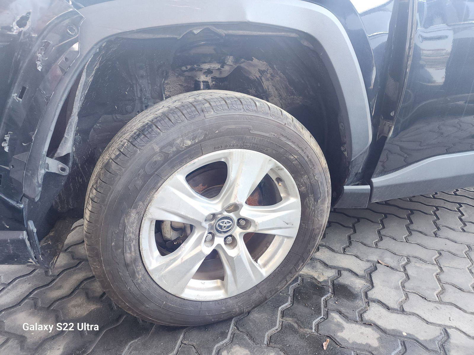 2020 TOYOTA RAV4 — 137796 Miles — Lot 77056733 - Marhaba Auctions Used Cars - Image 4