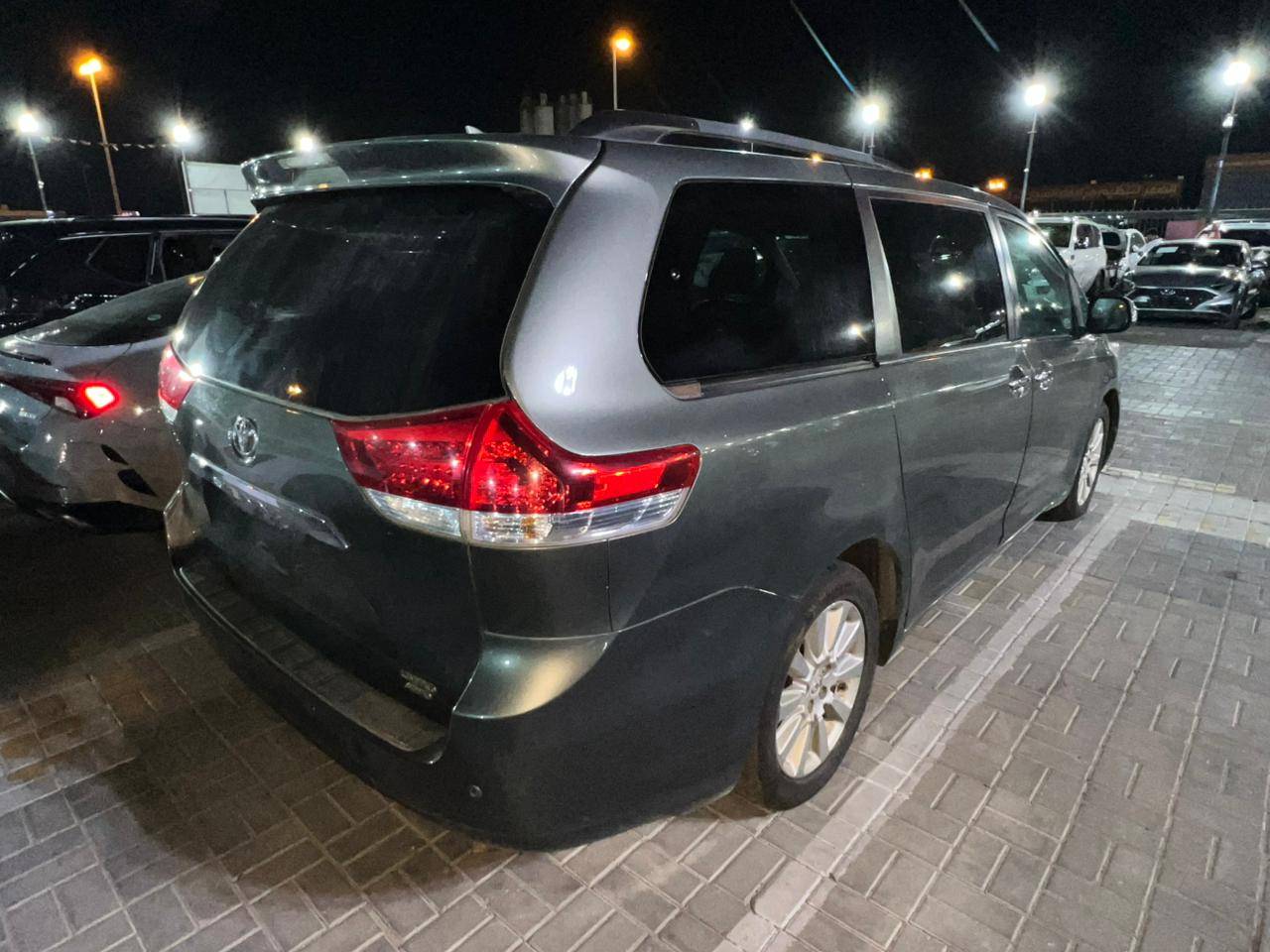 TOYOTA SIENNA 2011 - Marhaba Auction Used Cars - Image 10