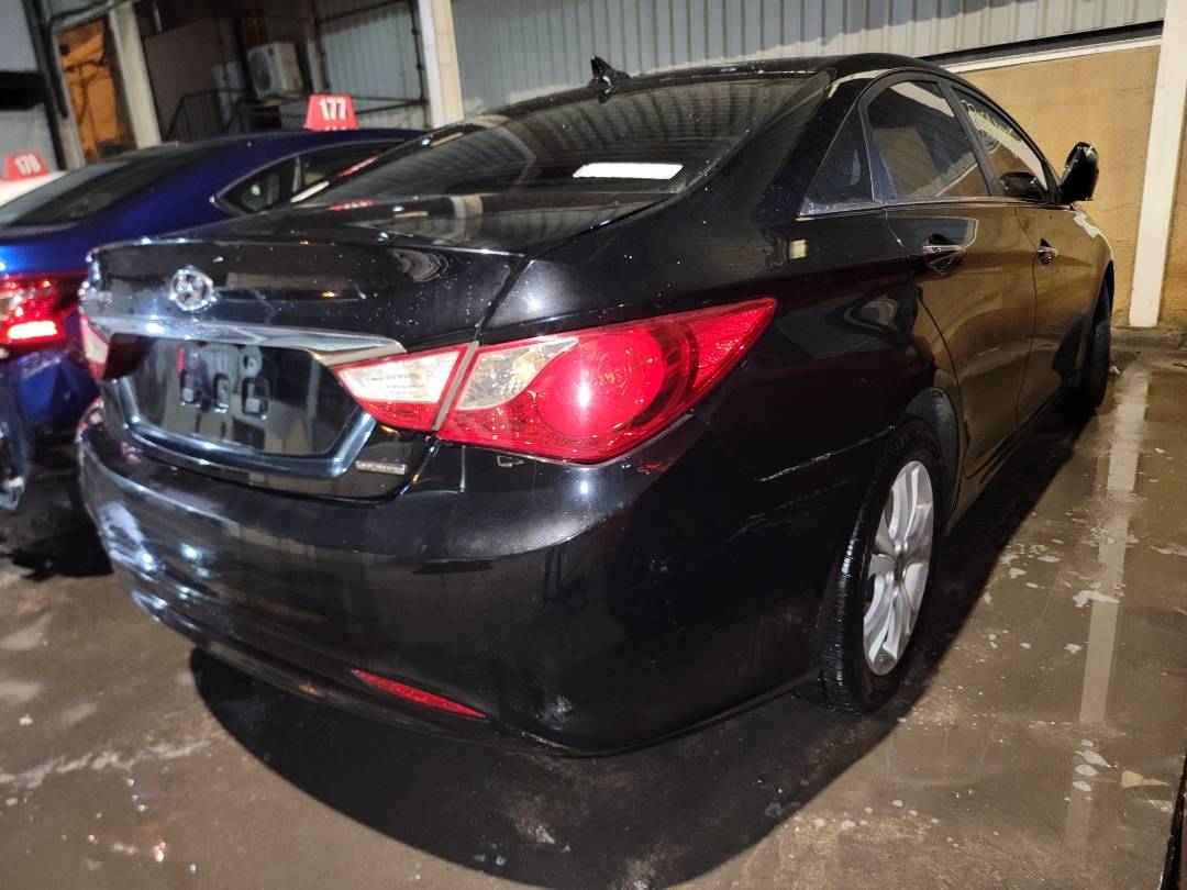 2011 HYUNDAI SONATA — 165037 Miles — Lot 77081093 - Marhaba Auctions Used Cars - Image 4