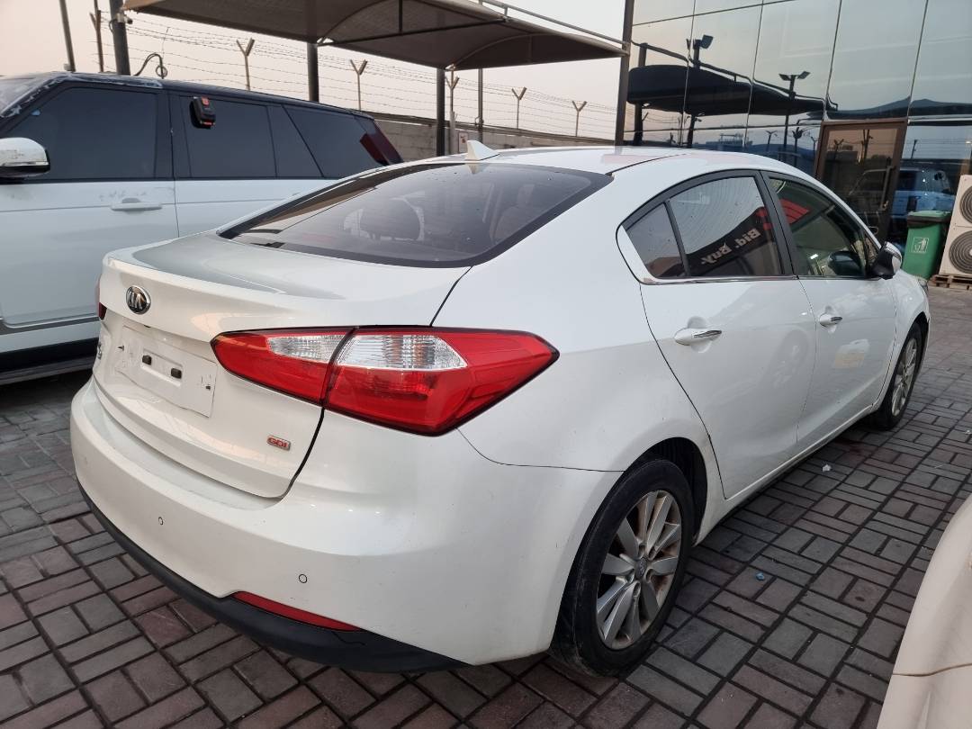 2013 KIA K3 — 253591 KM — Lot 124587 — Souq - Marhaba Auctions Used Cars - Image 5