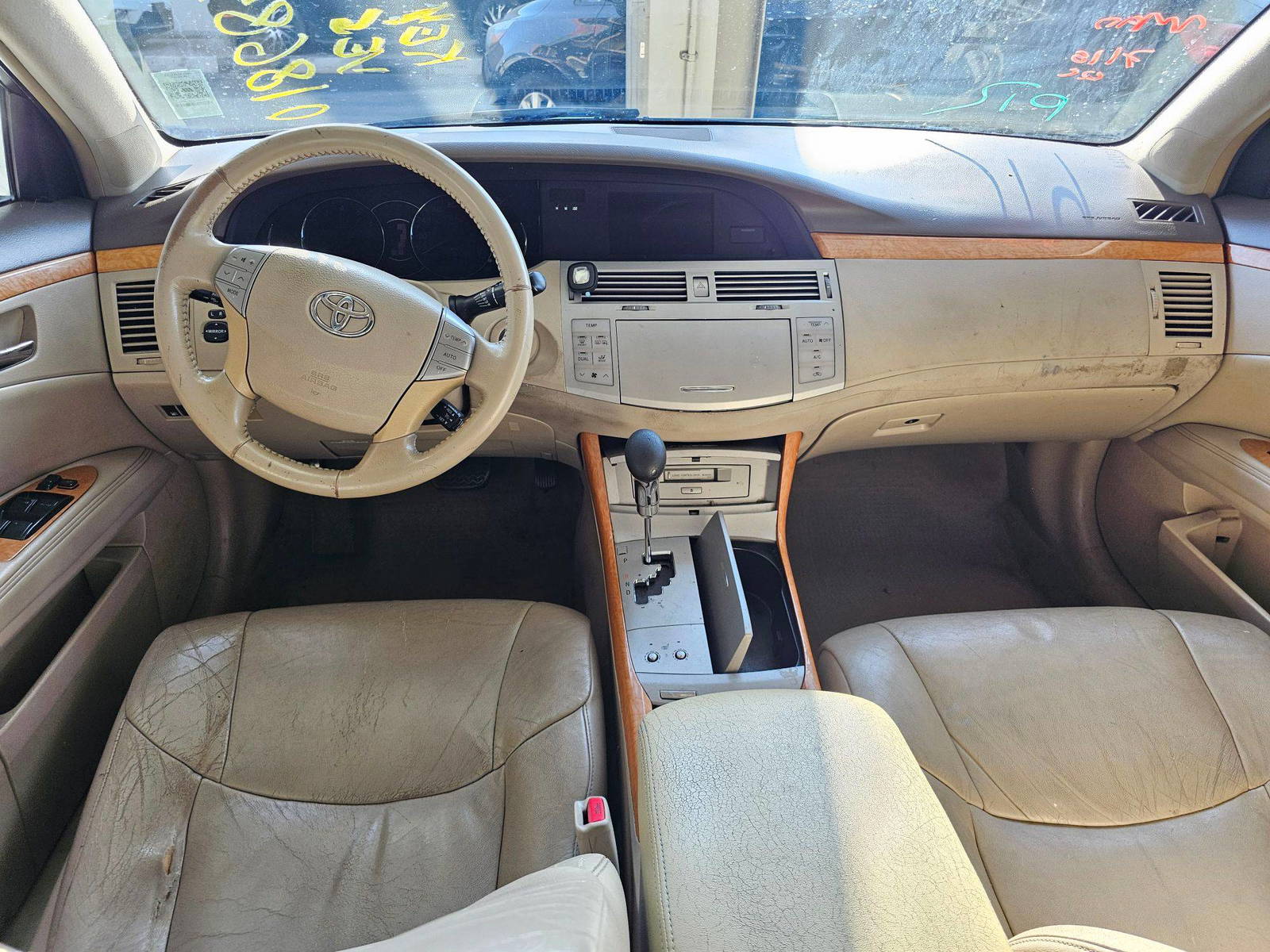 2005 TOYOTA AVALON — 262038 Miles — Lot 5U018684 — Souq - Marhaba Auctions Used Cars - Image 8