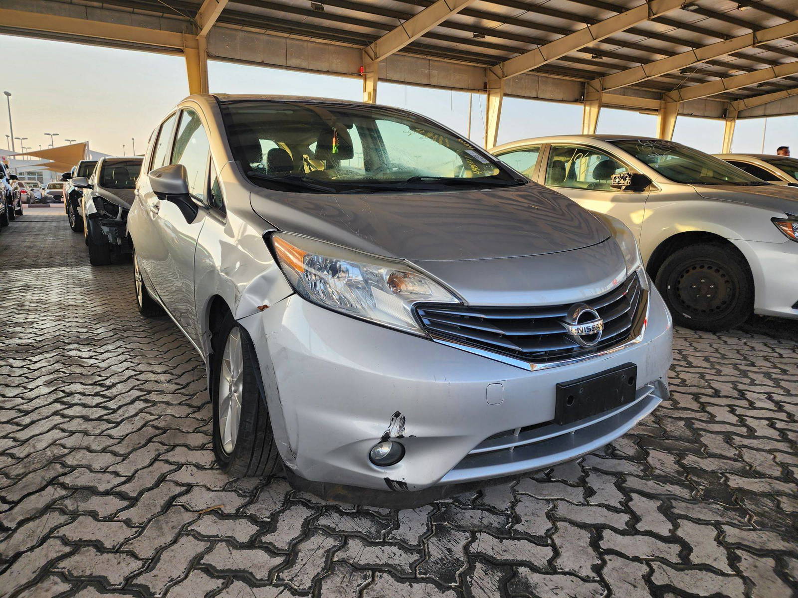 2015 NISSAN VERSA NOTE — 97677 Miles — Lot 2080018 — Souq - Marhaba Auctions Used Cars - Image 4
