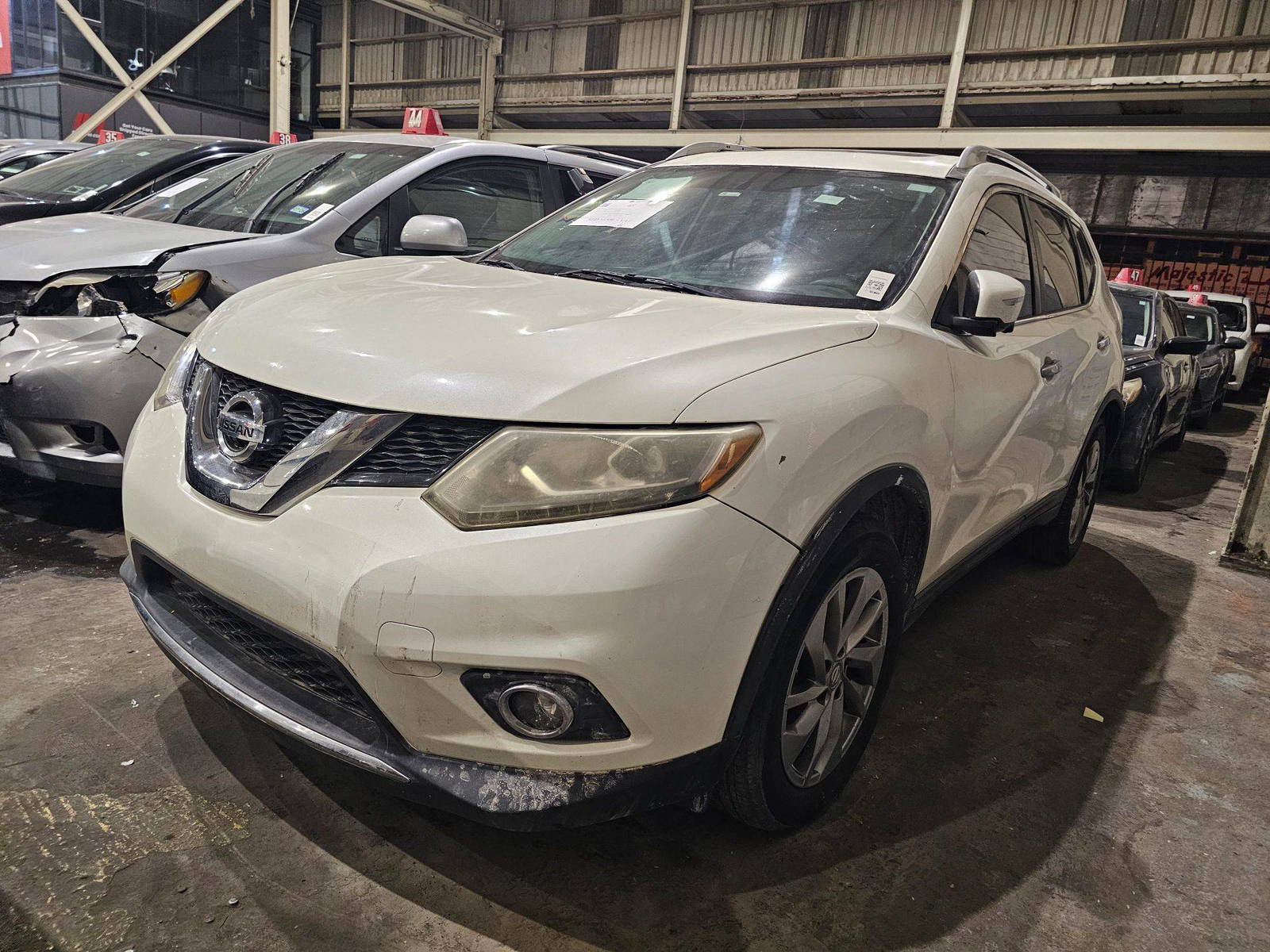 Nissan Rogue 2015 view 2