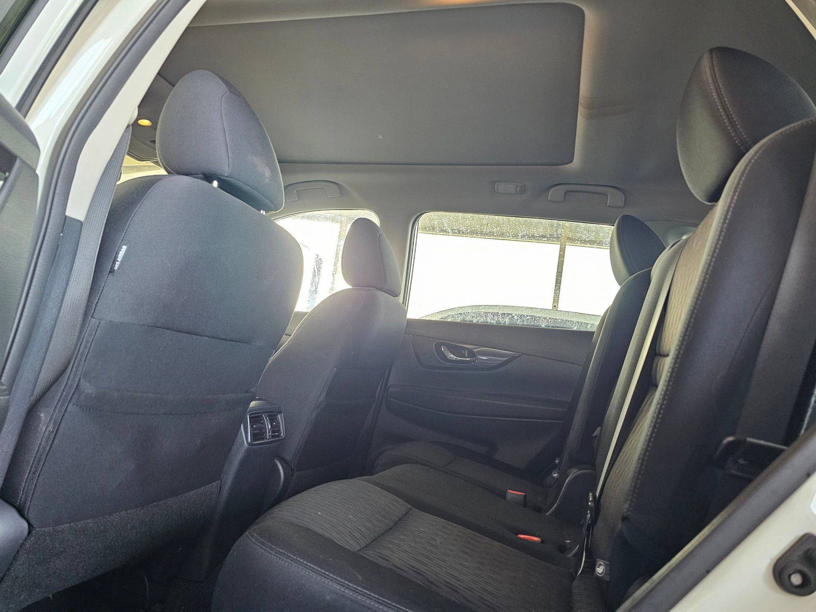 NISSAN ROGUE 2017 - Marhaba Auction Used Cars - Image 5