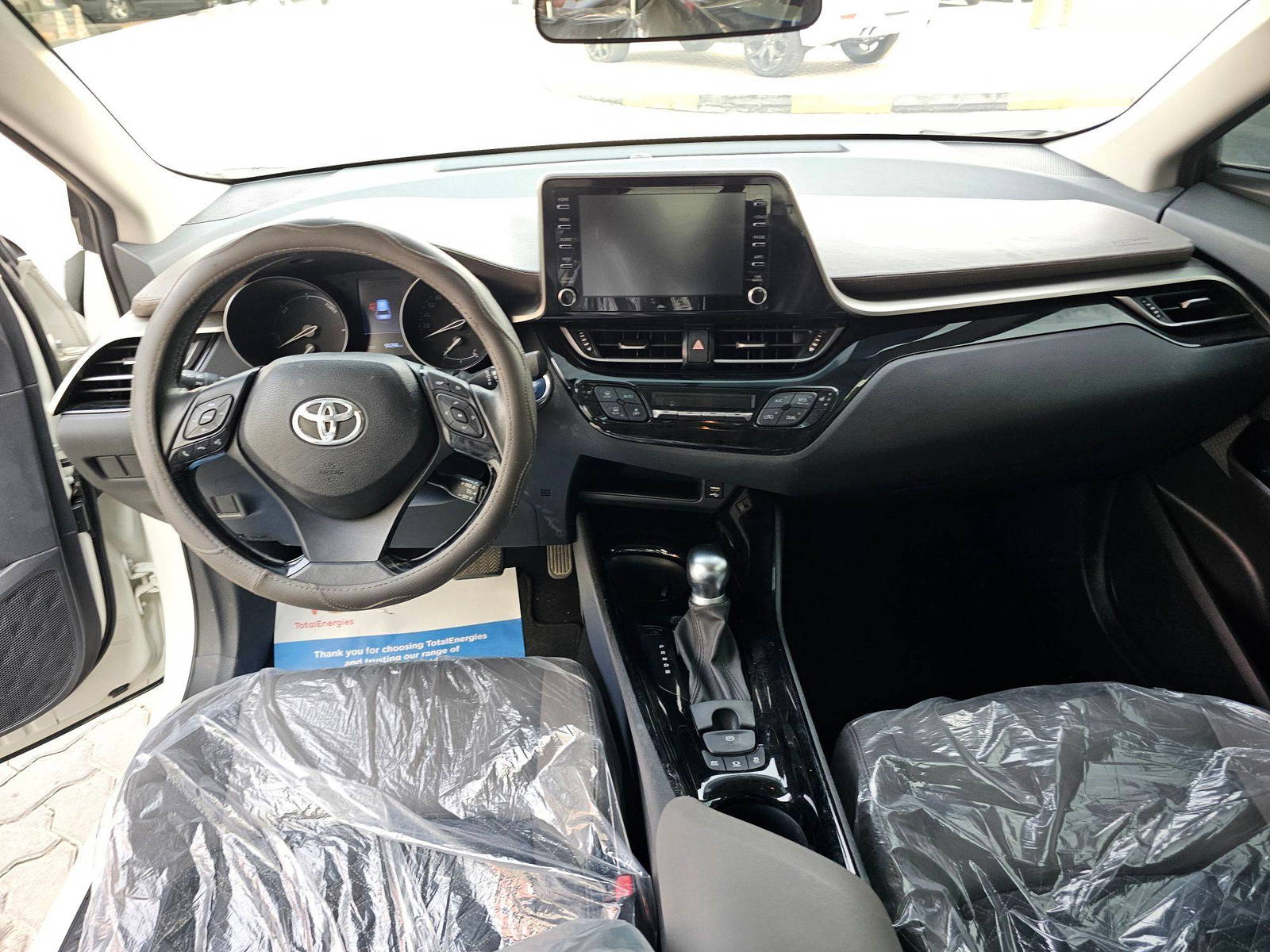 2020 TOYOTA C-HR — 94294 KM — Lot LR353585 — Souq - Marhaba Auctions Used Cars - Image 7