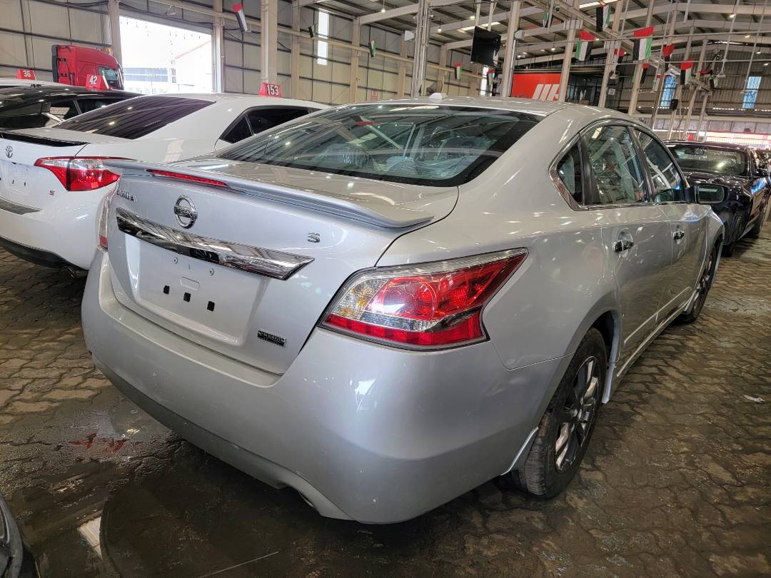 2015 NISSAN ALTIMA — 192550 Miles — Lot 92592 — Main - Marhaba Auctions Used Cars - Image 4