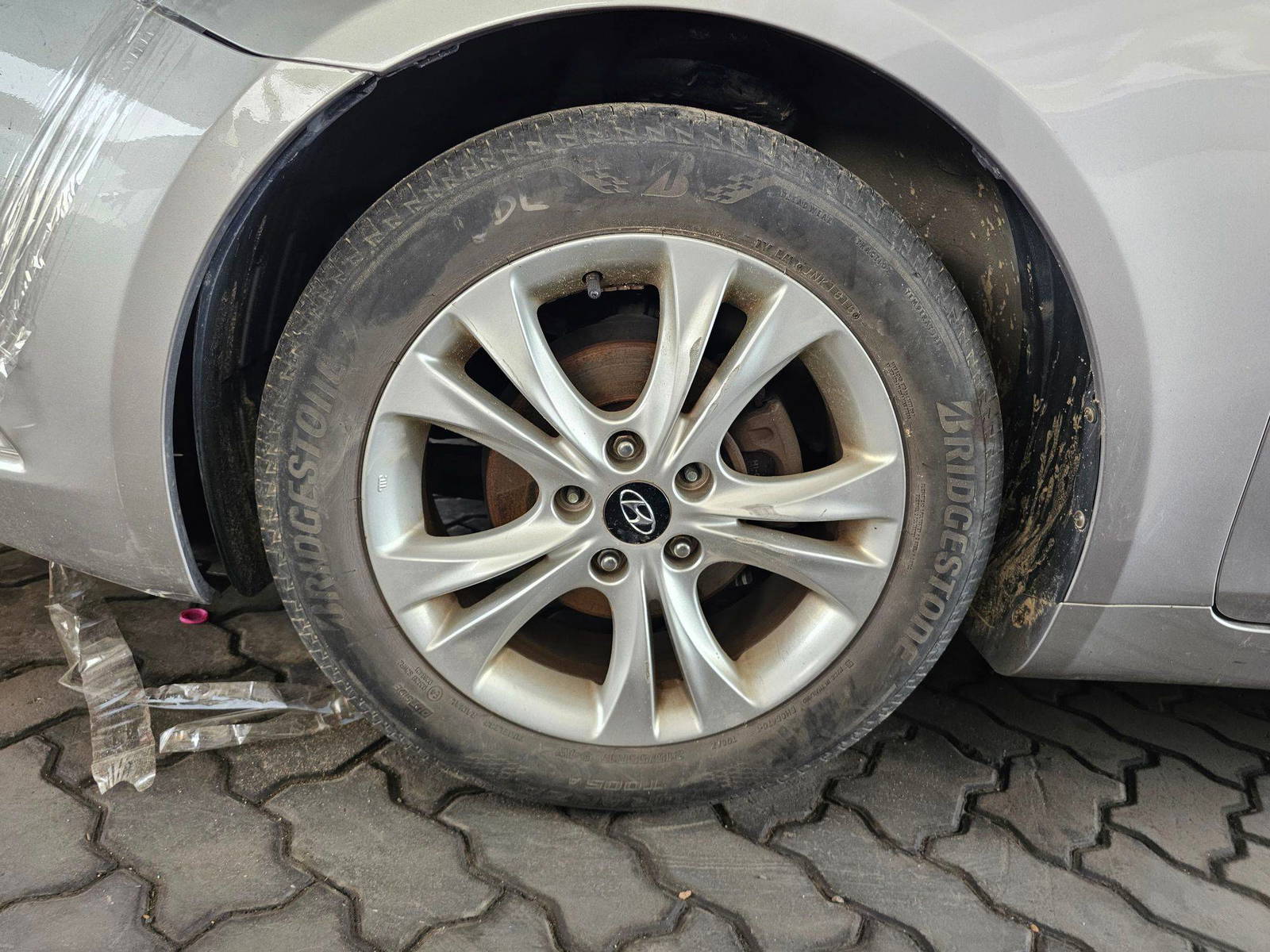 2010 HYUNDAI SONATA — 204778 KM — Lot 029542 — Souq - Marhaba Auctions Used Cars - Image 10