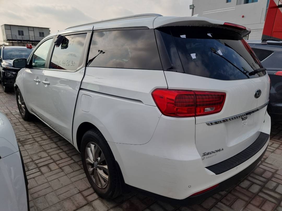 2019 KIA SEDONA — 156216 KM — Lot 12113754 — Main - Marhaba Auctions Used Cars - Image 5