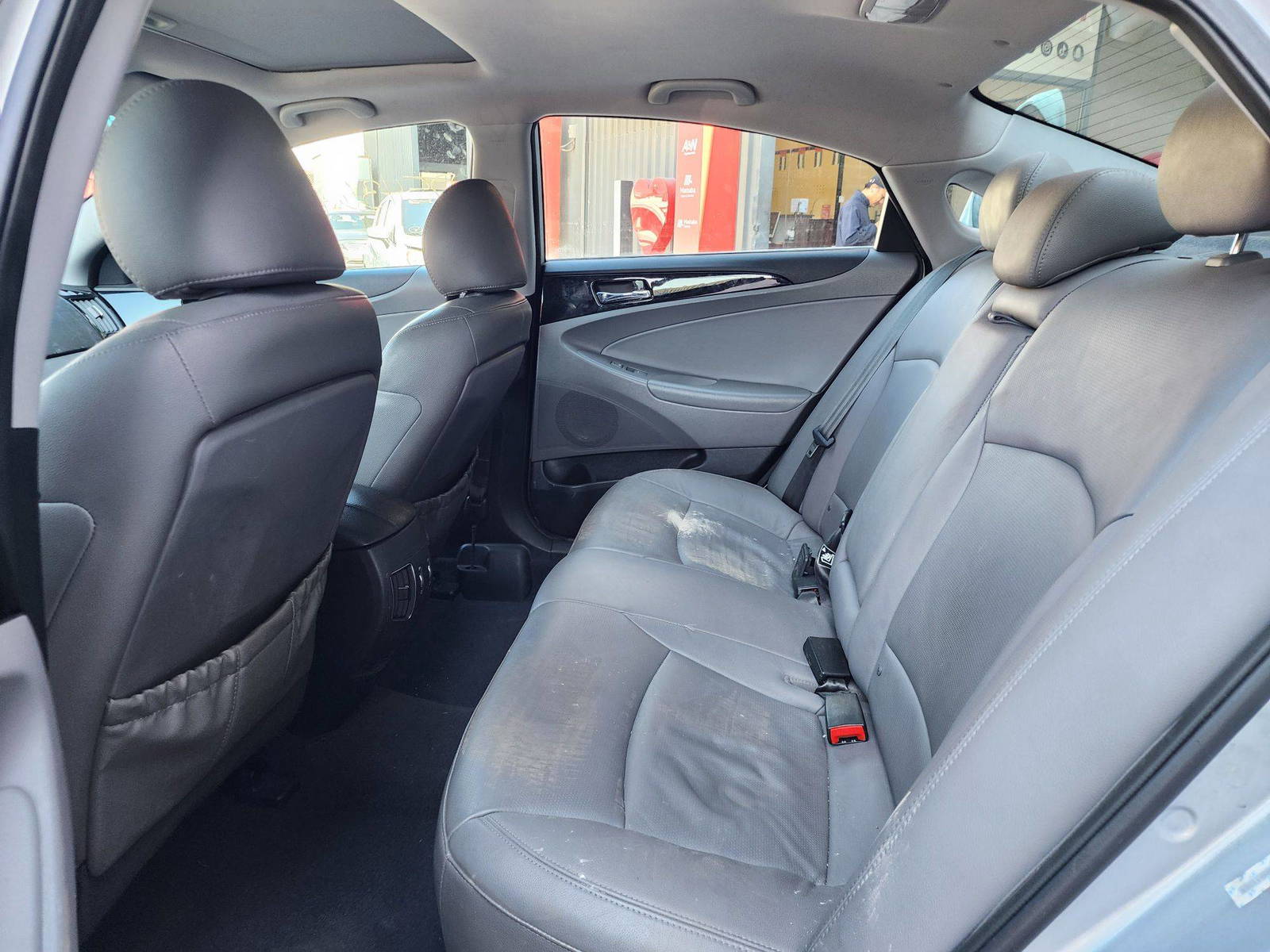 2011 HYUNDAI SONATA — 192110 Miles — Lot 75436784 — Al Quoz - Marhaba Auctions Used Cars - Image 7