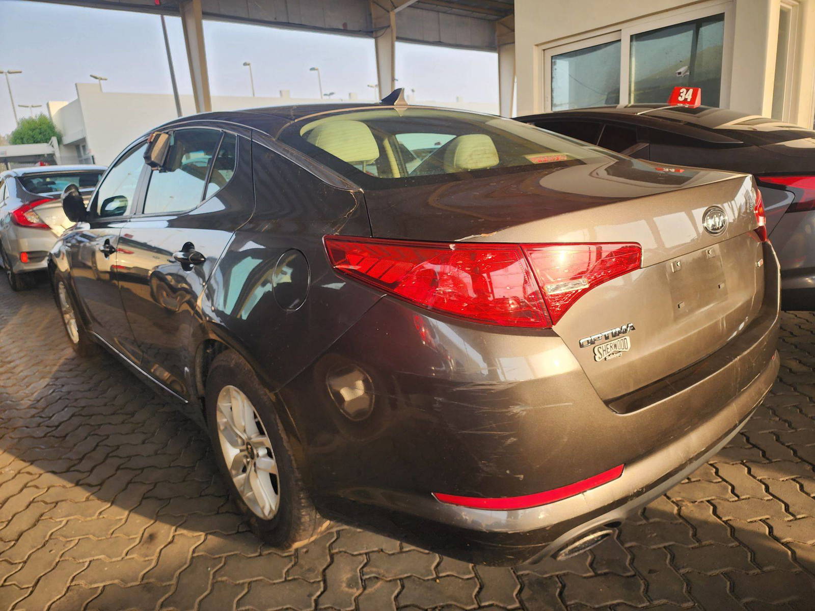 2011 KIA OPTIMA — 139750 Miles — Lot 43971864 — Souq - Marhaba Auctions Used Cars - Image 3