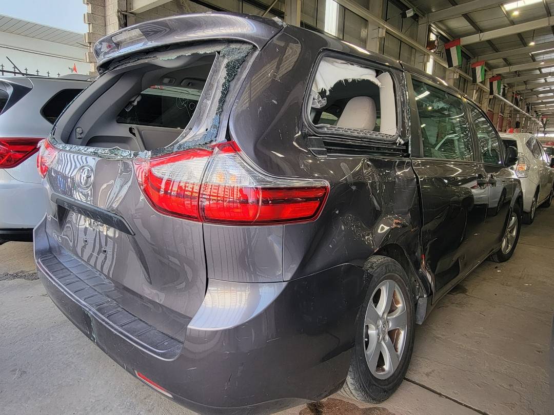 2015 TOYOTA SIENNA — 110550 Miles — Lot 667396 — Main - Marhaba Auctions Used Cars - Image 4