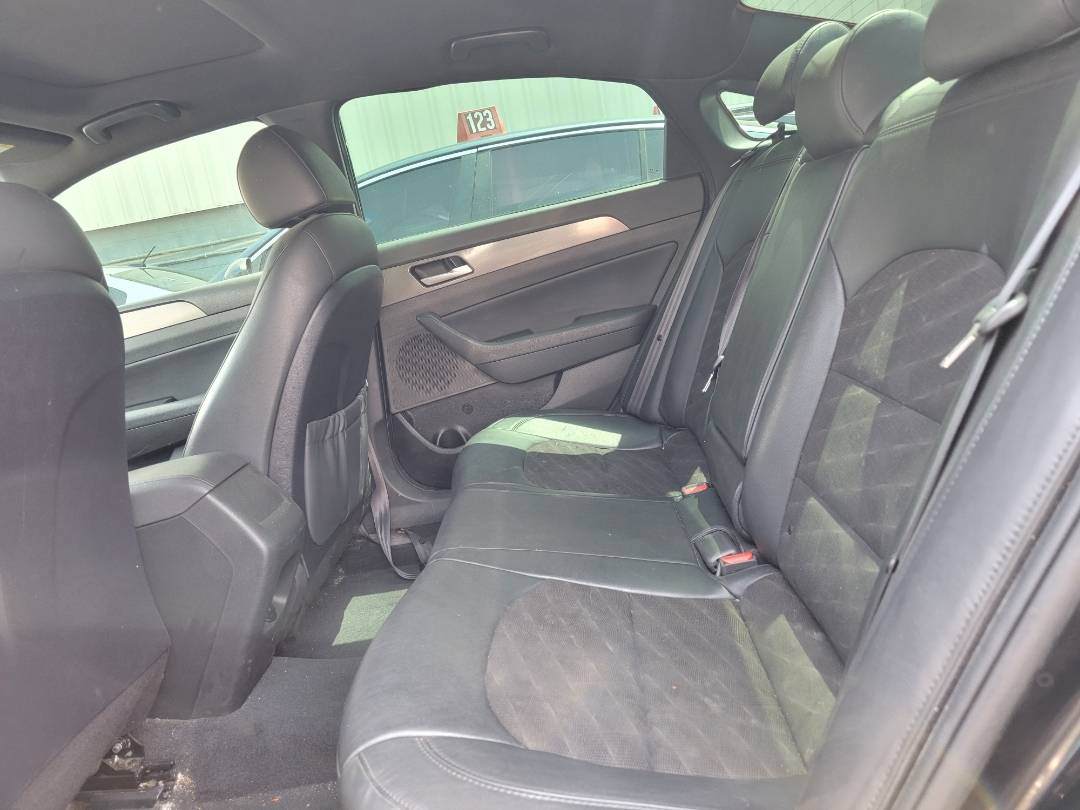 2019 HYUNDAI SONATA — 171851 KM — Lot 1279 — Souq - Marhaba Auctions Used Cars - Image 6