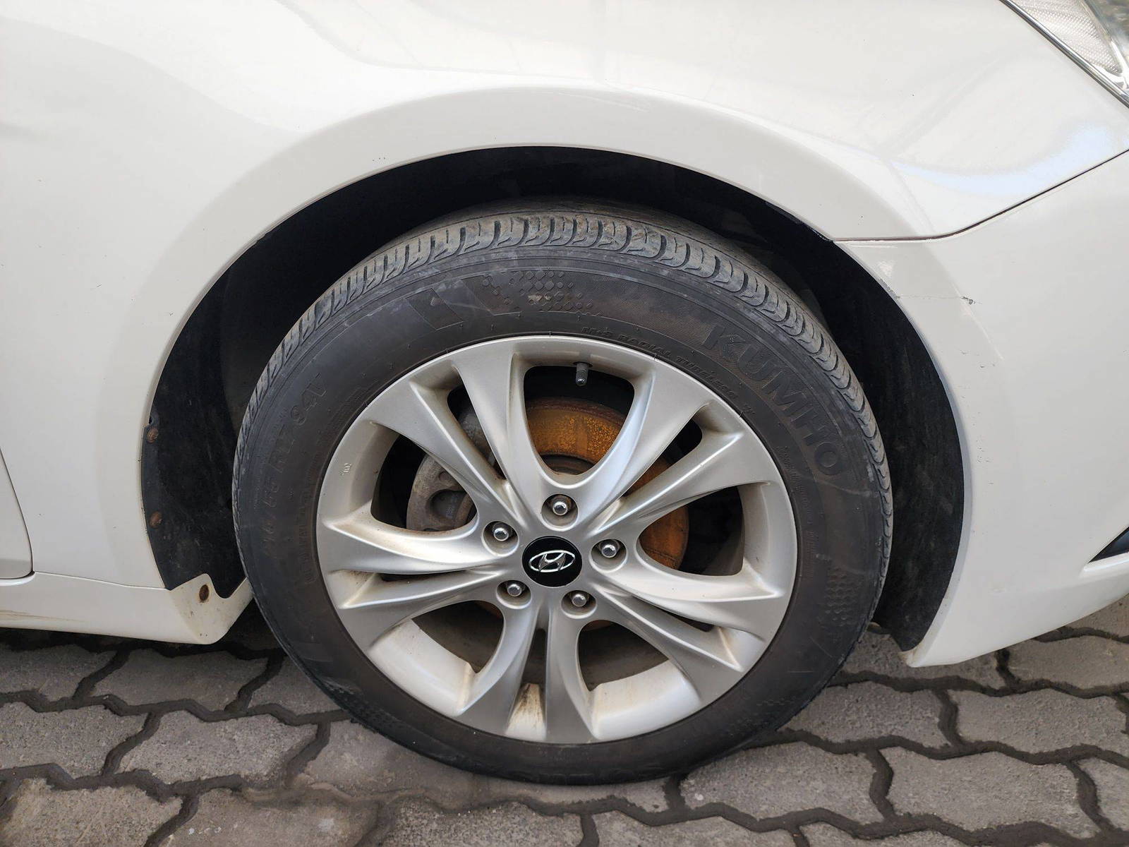 2010 HYUNDAI SONATA — 203790 KM — Lot 101149 — Al Quoz - Marhaba Auctions Used Cars - Image 12