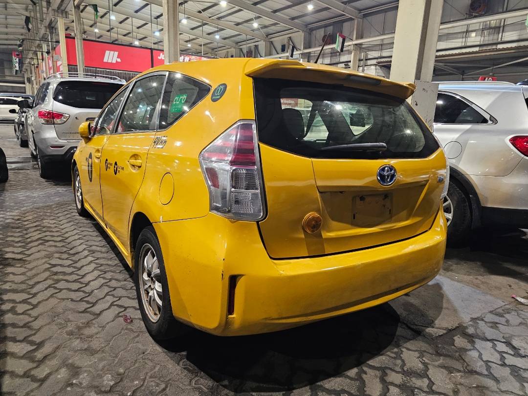 2015 TOYOTA PRIUS V — 441420 Miles — Lot FJ016307 — Main - Marhaba Auctions Used Cars - Image 6