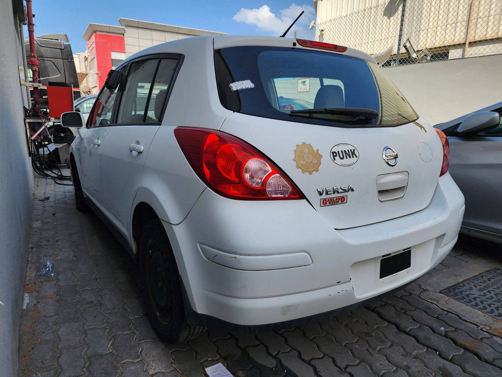 2011 NISSAN VERSA — 153993 Miles — Lot 40892343 — Al Quoz - Marhaba Auctions Used Cars - Image 5