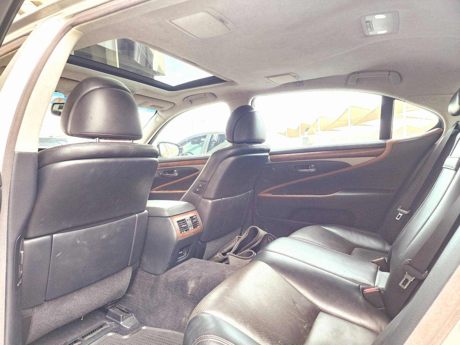 2013 LEXUS LS 460 — 116942 Miles — Lot D5006067 — Souq - Marhaba Auctions Used Cars - Image 6