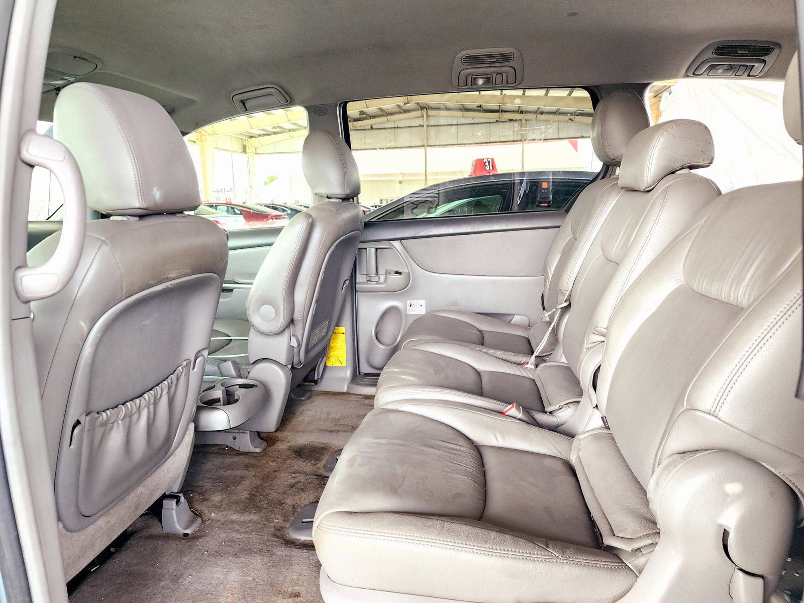 2010 TOYOTA SIENNA — 228254 Miles — Lot C3AS328088 — Souq - Marhaba Auctions Used Cars - Image 6