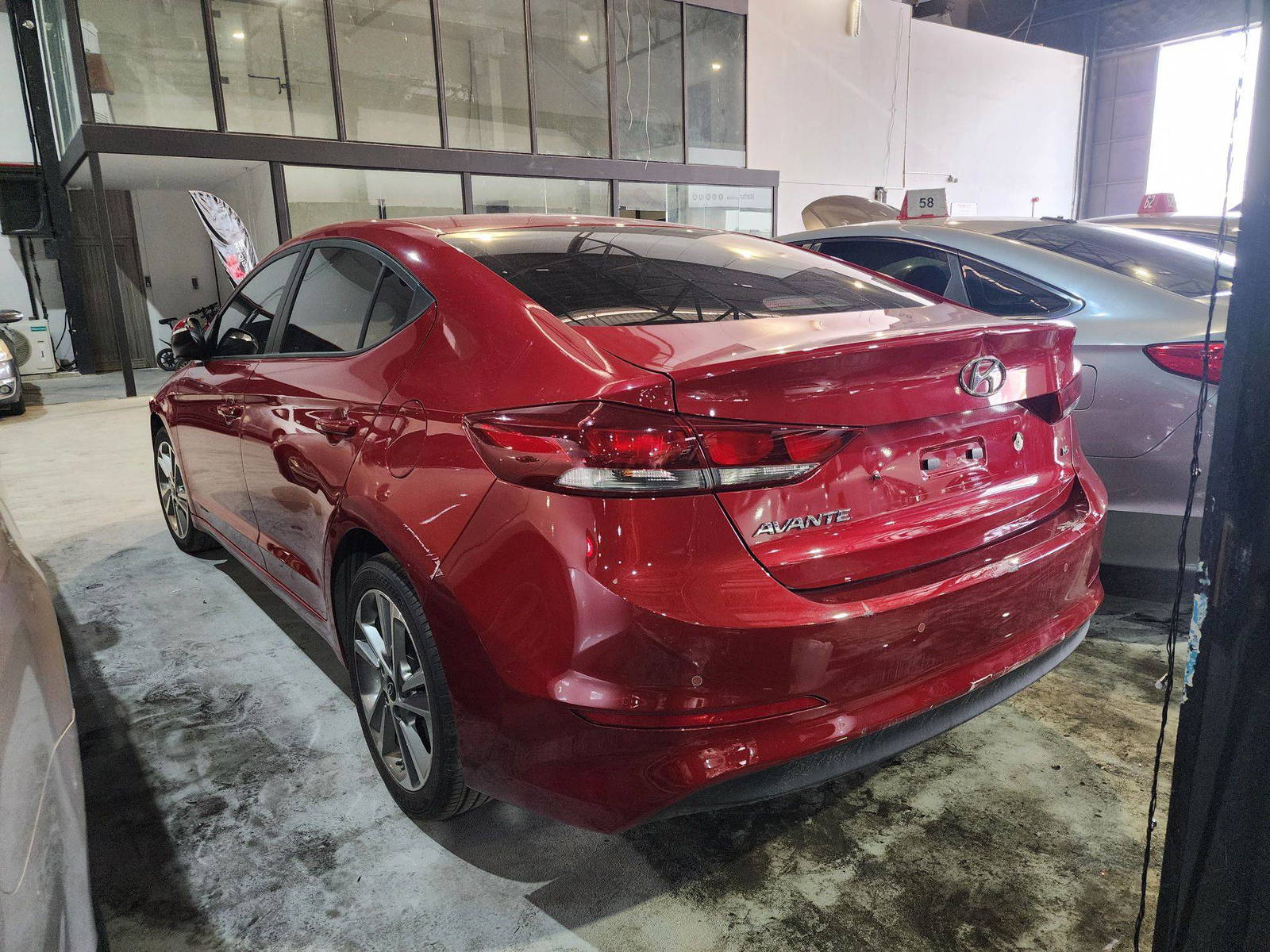 2018 HYUNDAI AVANTE — 175977 KM — Lot 09505 — Al Quoz - Marhaba Auctions Used Cars - Image 3