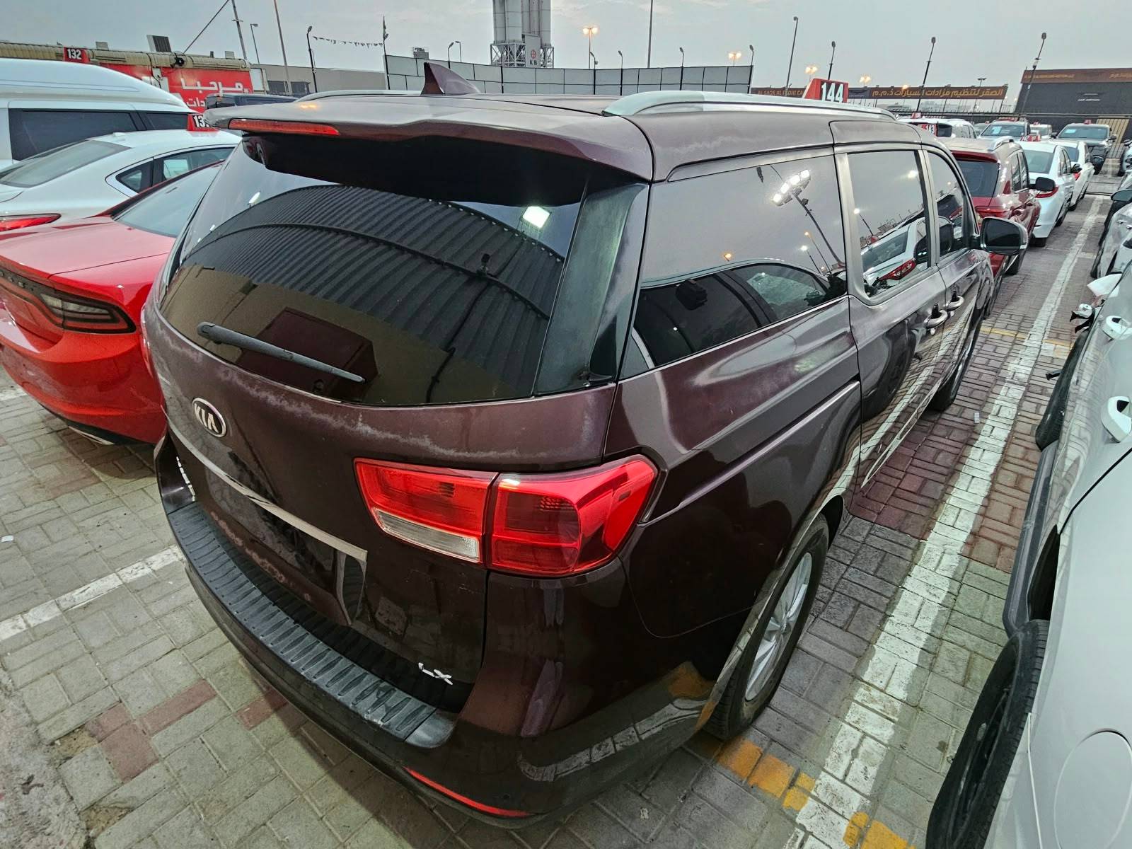 2017 KIA SEDONA — 90 620 Miles — Lot 5C1XH6246706 - Marhaba Auctions Used Cars - Image 5