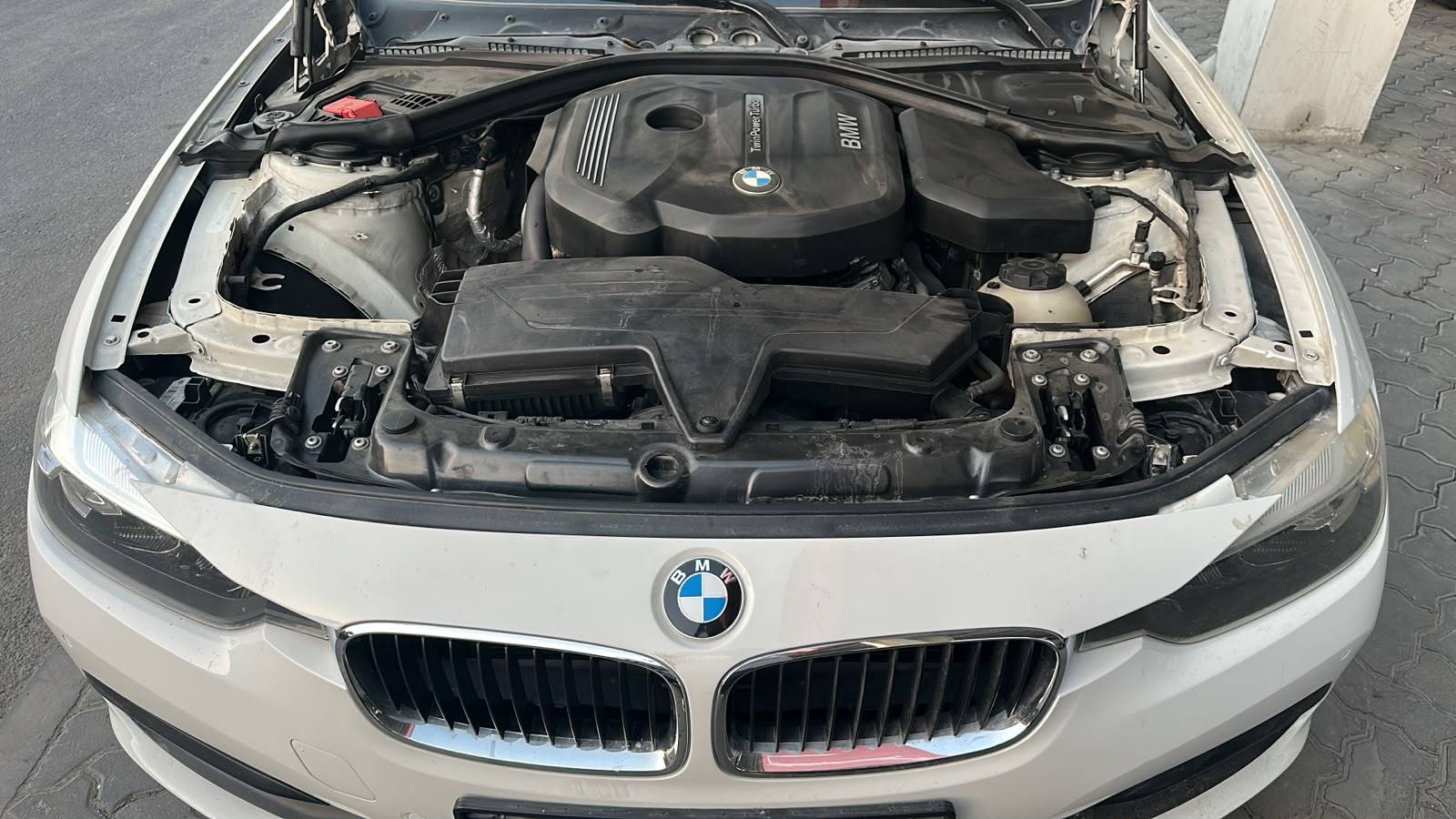 2016 BMW 318i — 192083 KM — Lot 03GK489896 — Souq - Marhaba Auctions Used Cars - Image 11