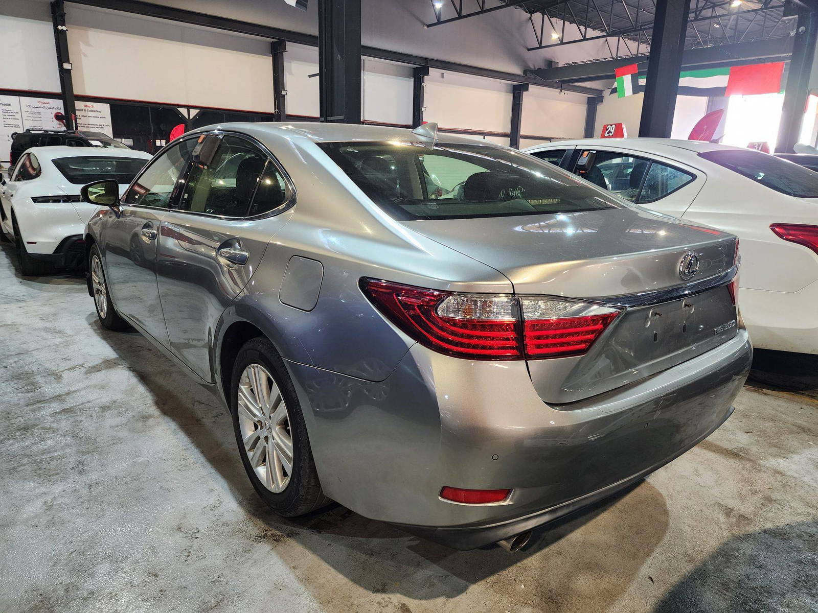 2015 LEXUS ES 350 — 204693 Miles — Lot 7F2160173 — Ind. 12 - Marhaba Auctions Used Cars - Image 4