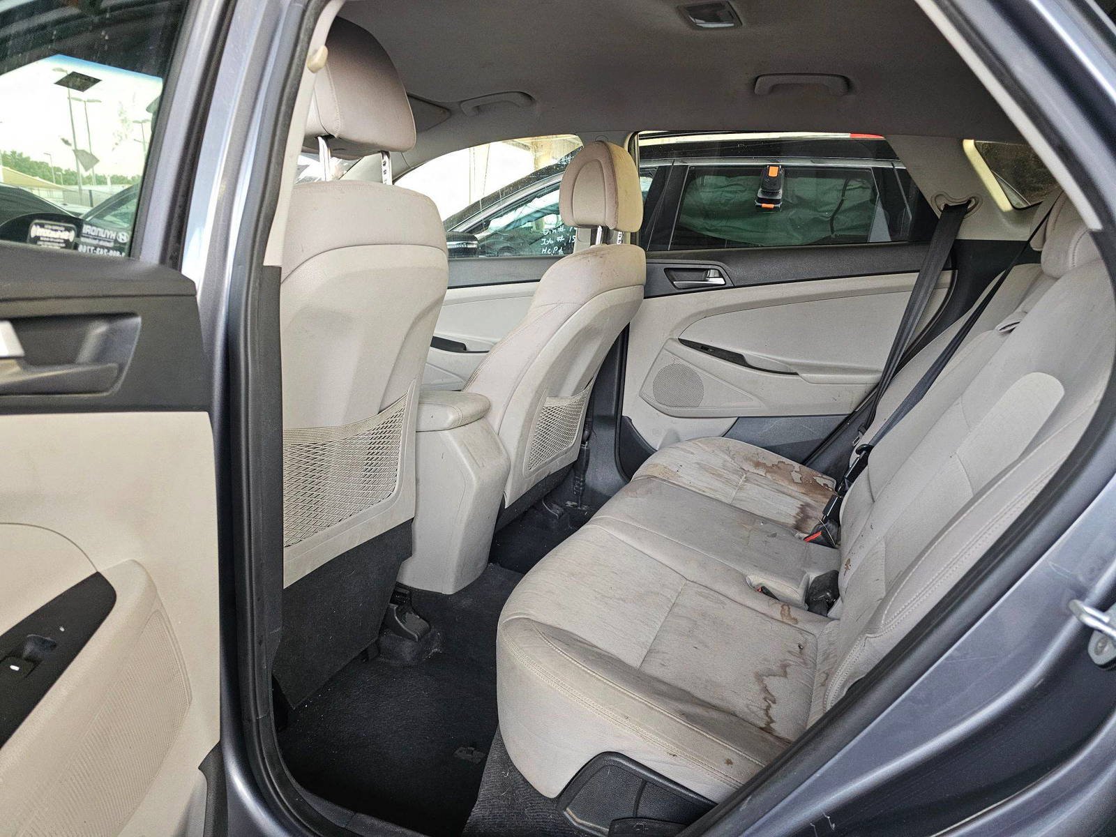 2017 HYUNDAI TUCSON — 164522 Miles — Lot HU295463 — Souq - Marhaba Auctions Used Cars - Image 15