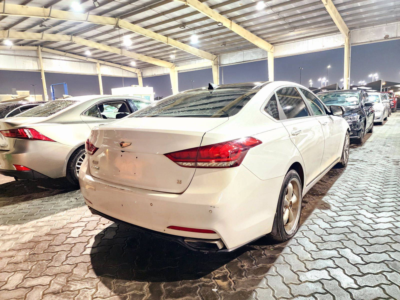 2015 HYUNDAI GENESIS — 137908 Miles — Lot 68289104 — Souq - Marhaba Auctions Used Cars - Image 3