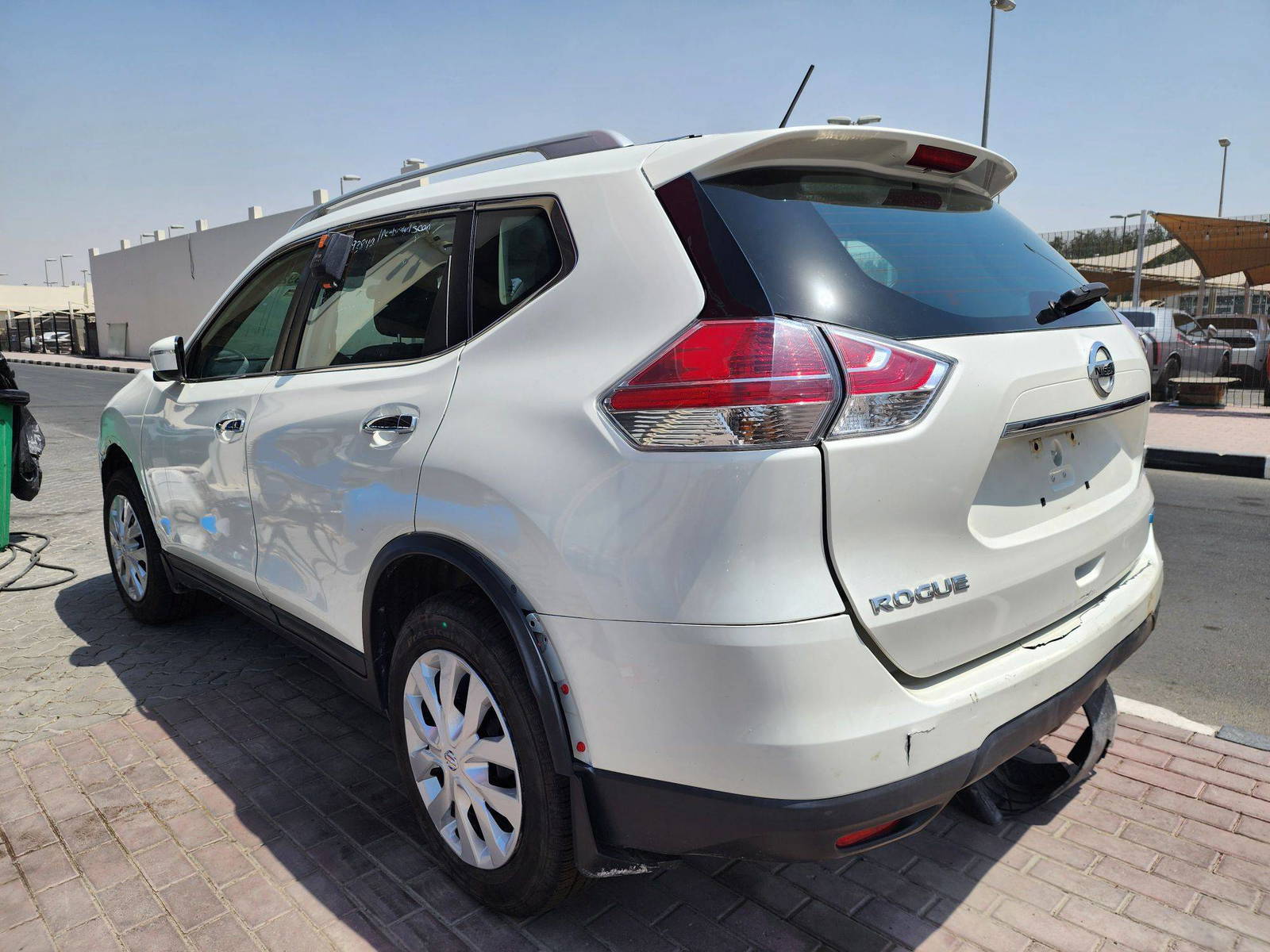 2015 NISSAN ROGUE — 157783 KM — Lot 54992224 — Souq - Marhaba Auctions Used Cars - Image 3