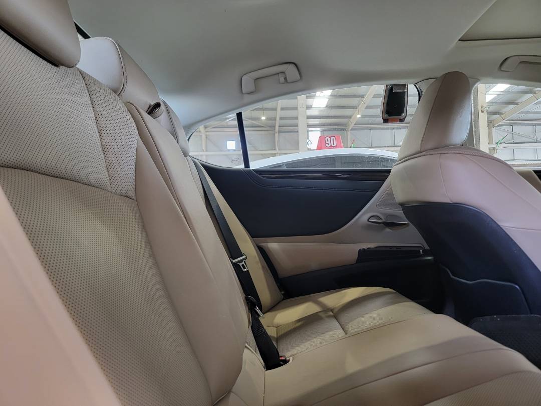 2021 LEXUS ES 300 — 46877 Miles — Lot 74808353 - Marhaba Auctions Used Cars - Image 5