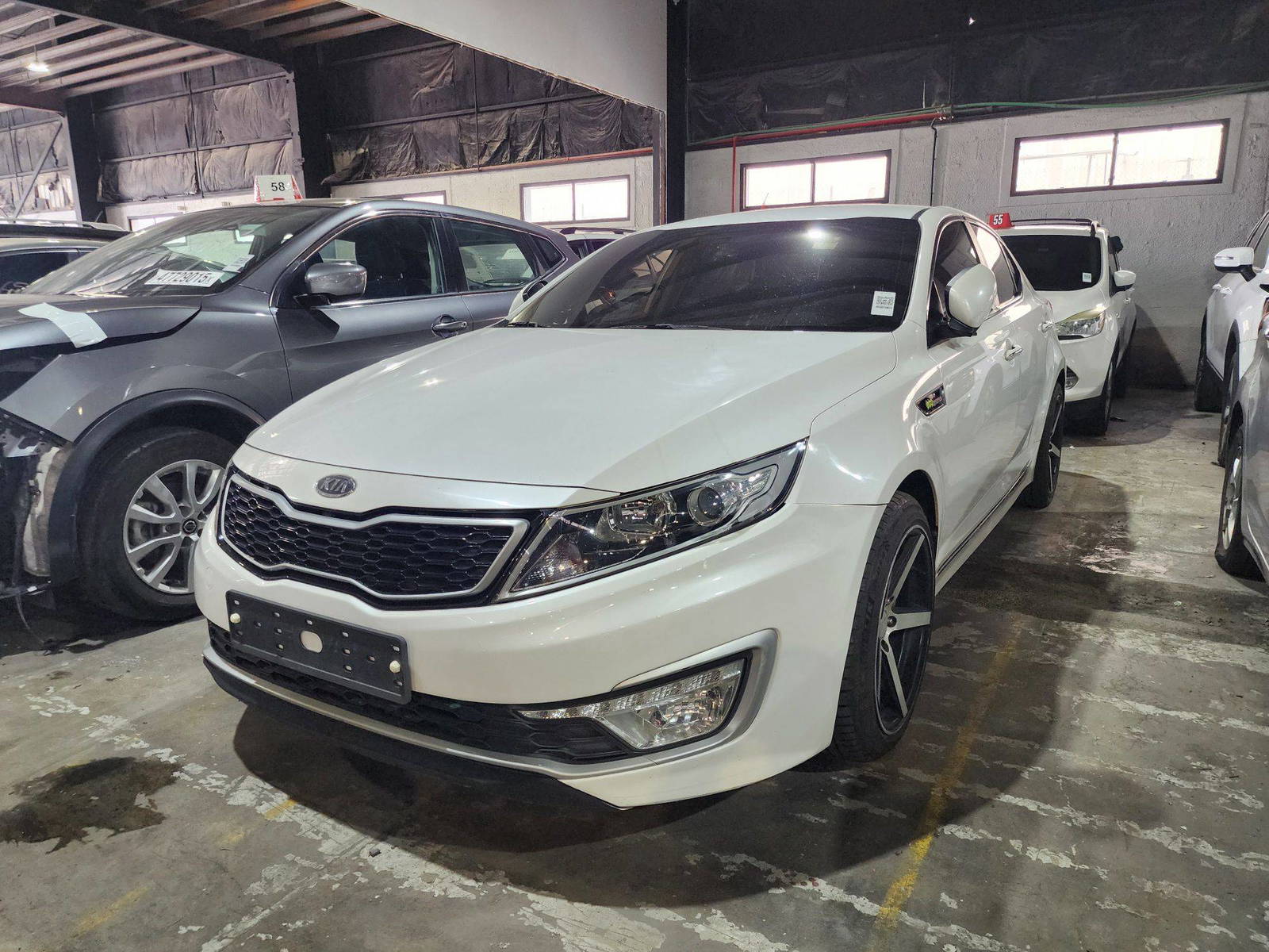 2012 KIA K5 — 142107 KM — Lot 2963 — Al Quoz - Marhaba Auctions Used Cars - Image 6