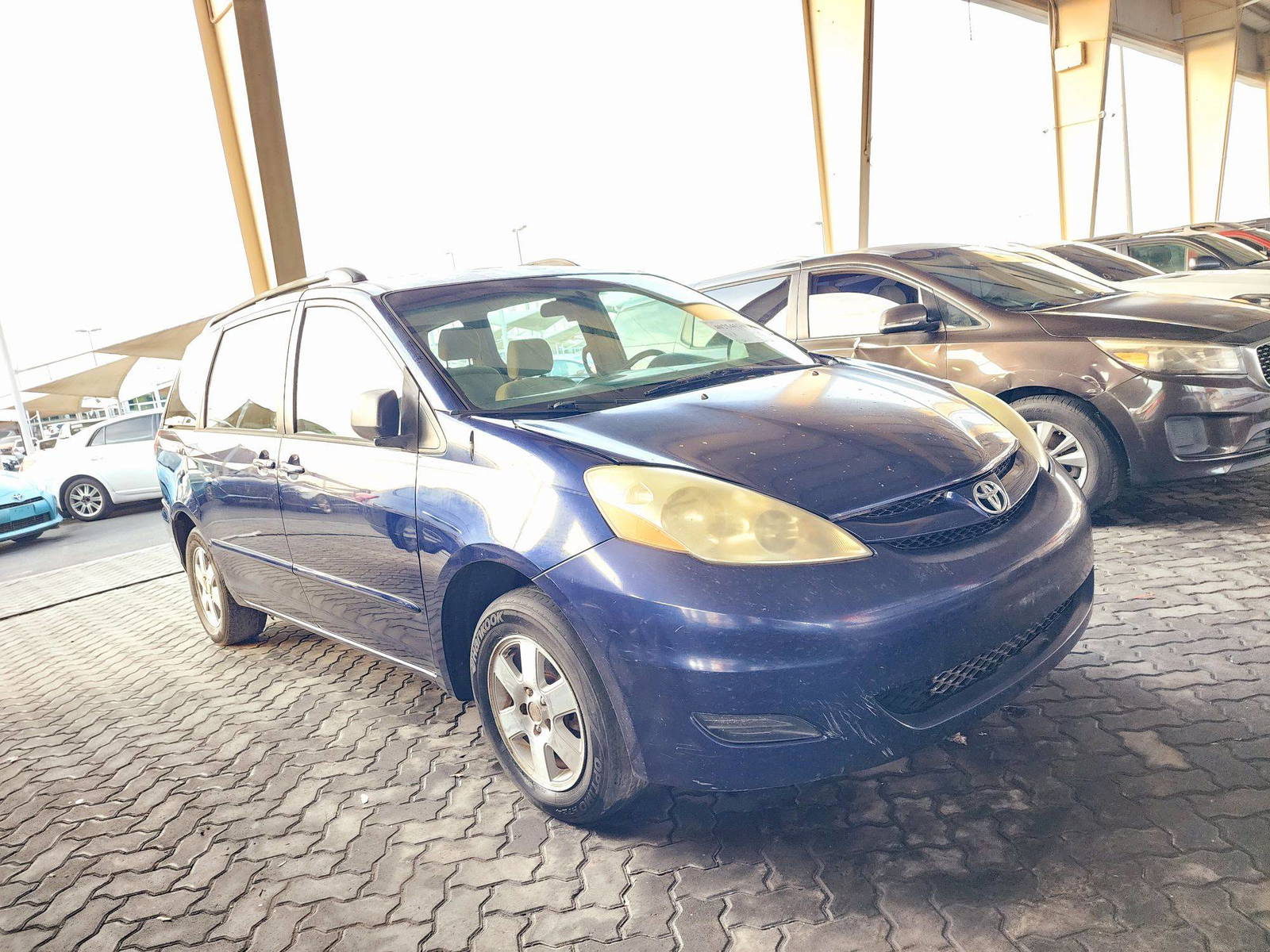 2006 TOYOTA SIENNA — 204212 Miles — Lot 40254616 — Souq - Marhaba Auctions Used Cars - Image 4