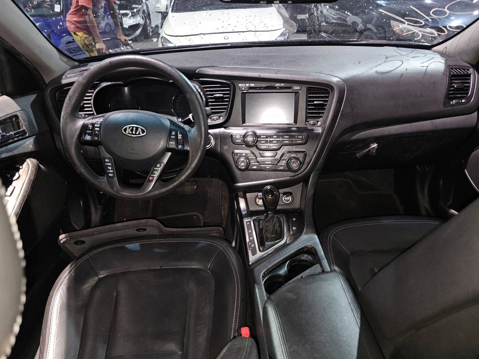 2012 KIA K5 — 217685 KM — Lot 220525 — Souq - Marhaba Auctions Used Cars - Image 7