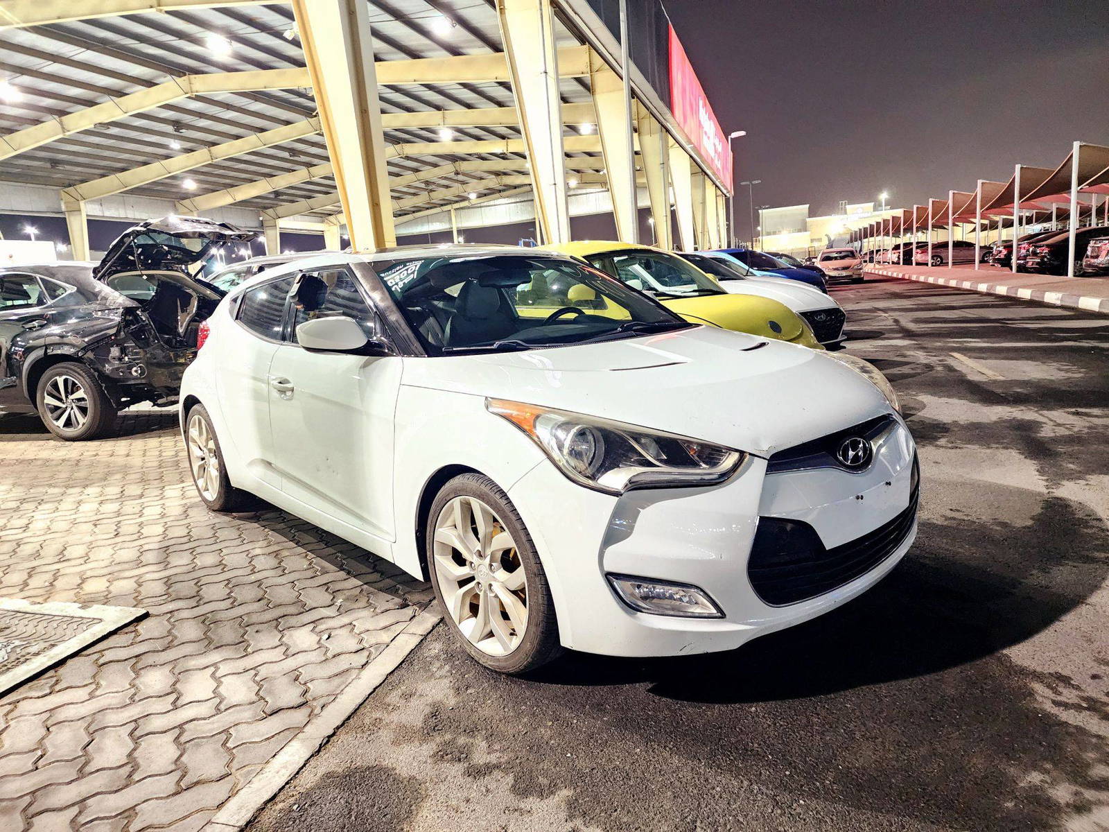 2012 HYUNDAI VELOSTER — 196250 Miles — Lot 2CU057401 — Souq - Marhaba Auctions Used Cars - Image 4