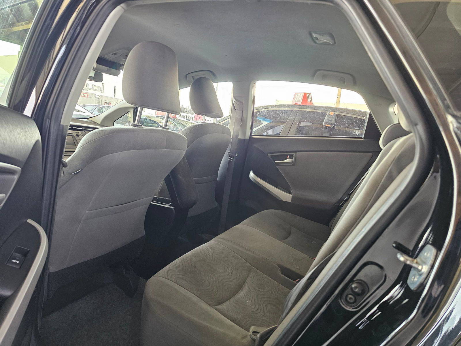 2014 TOYOTA PRIUS — 210527 Miles — Lot E0381341 — Souq - Marhaba Auctions Used Cars - Image 6