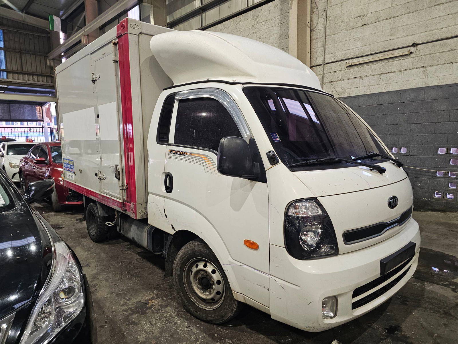 2016 KIA BONGO 3 — 357041 KM — Lot GK066853 — Main - Marhaba Auctions Used Cars - Image 5
