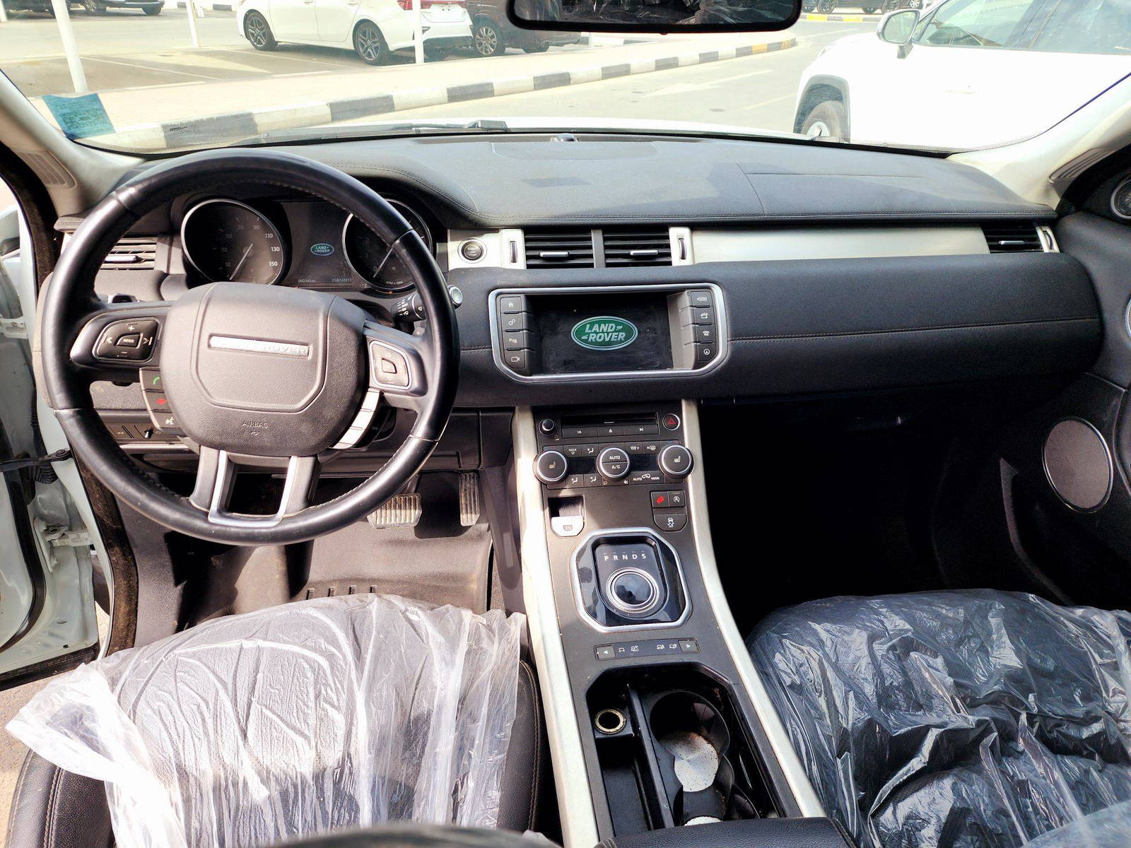 2016 LAND ROVER RANGE ROVER EVOQUE SE — 92140 Miles — Lot GH158474 — Souq - Marhaba Auctions Used Cars - Image 7