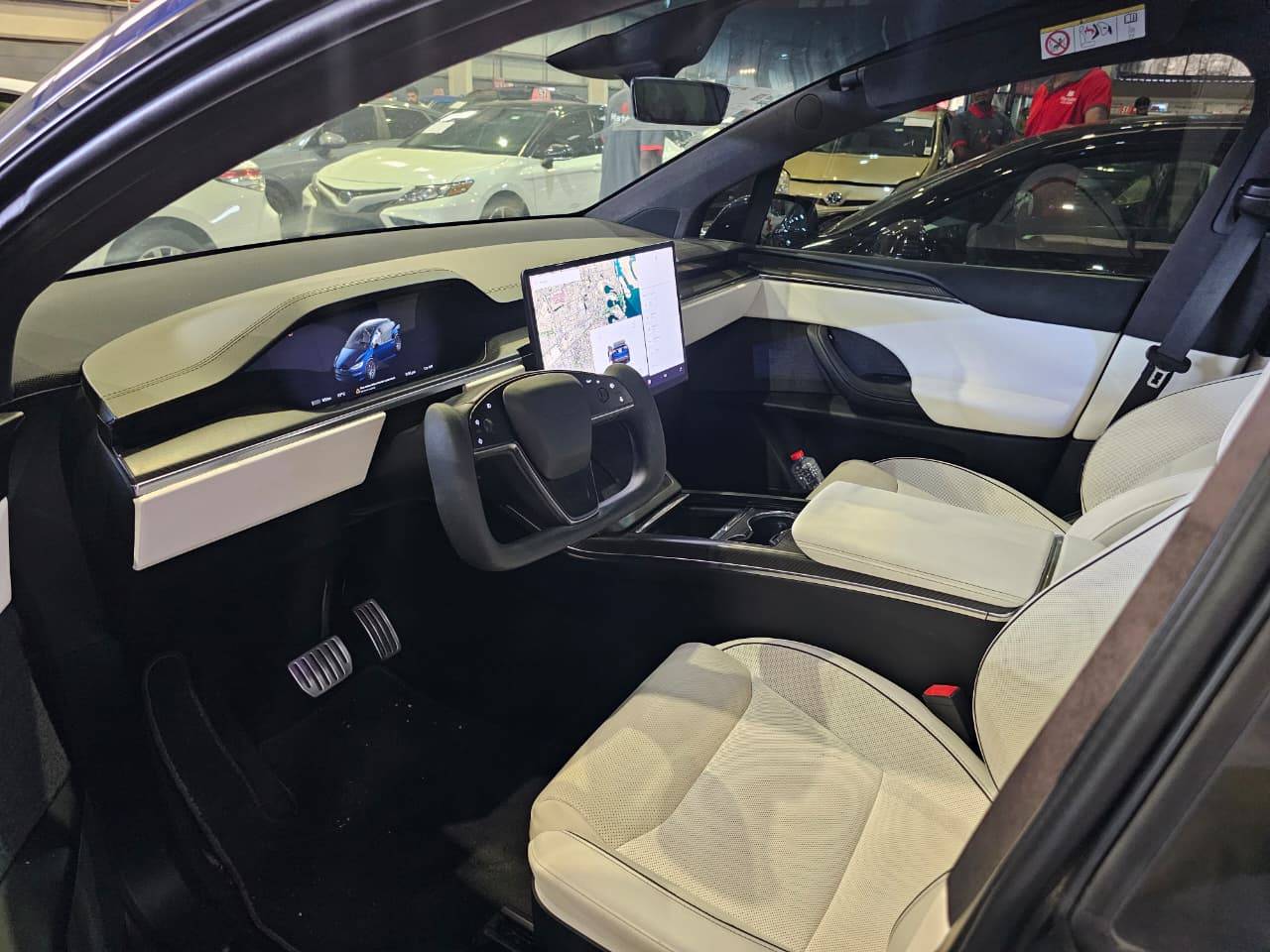 2023 TESLA Model X — 24802 KM — Lot F390425 — Souq - Marhaba Auctions Used Cars - Image 8