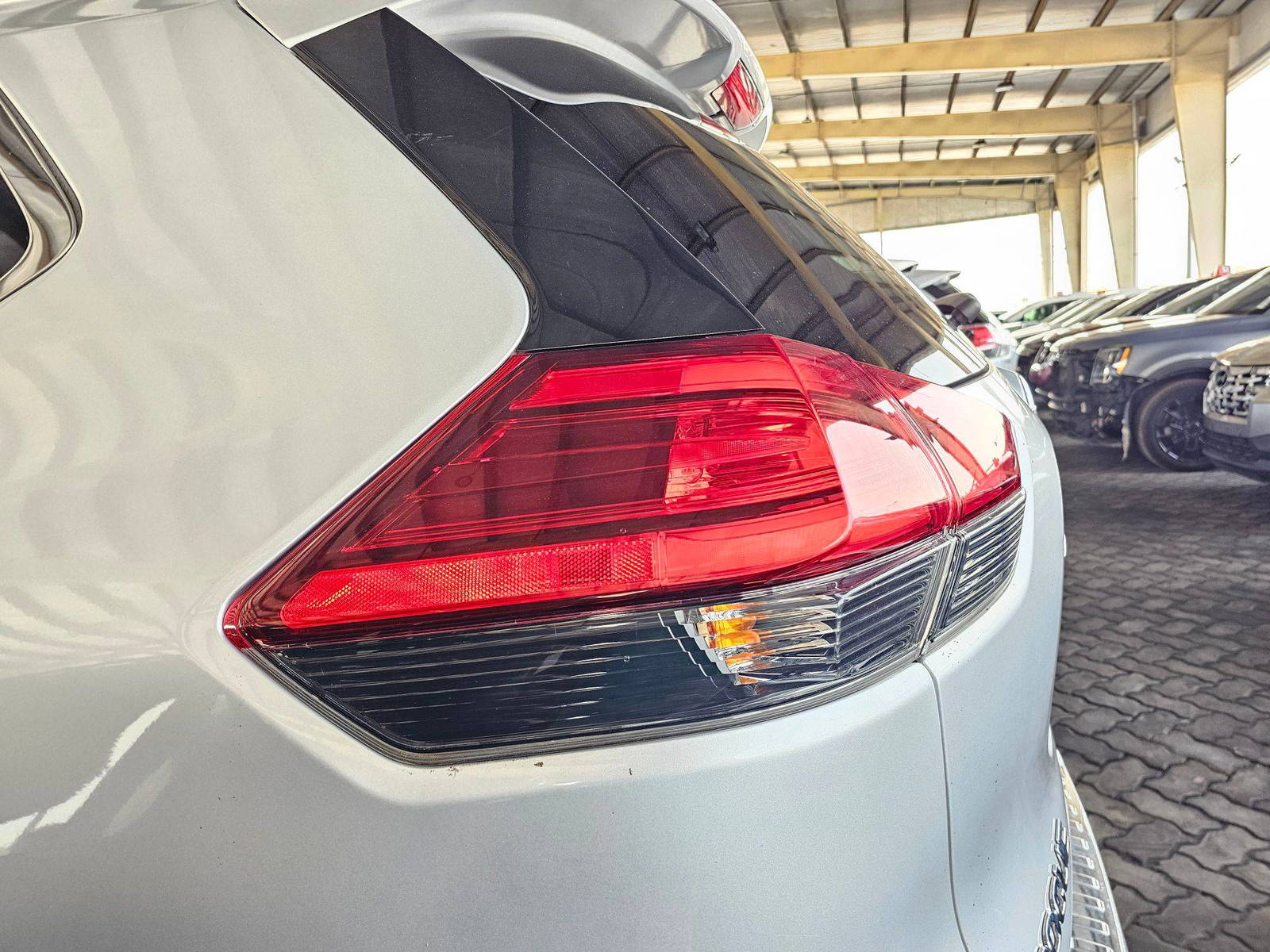 NISSAN ROGUE 2017 - Marhaba Auction Used Cars - Image 8