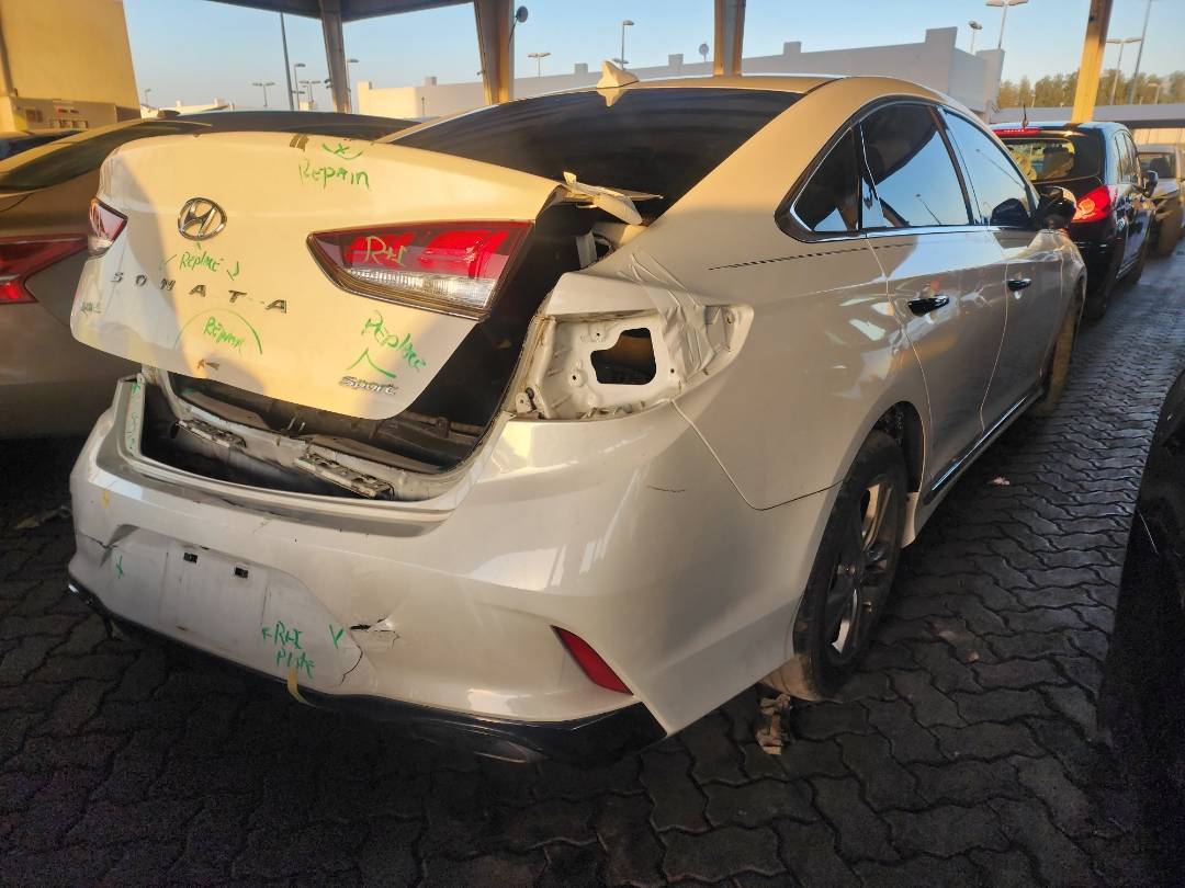 2018 HYUNDAI SONATA — 125905 Miles — Lot 42096024 - Marhaba Auctions Used Cars - Image 4