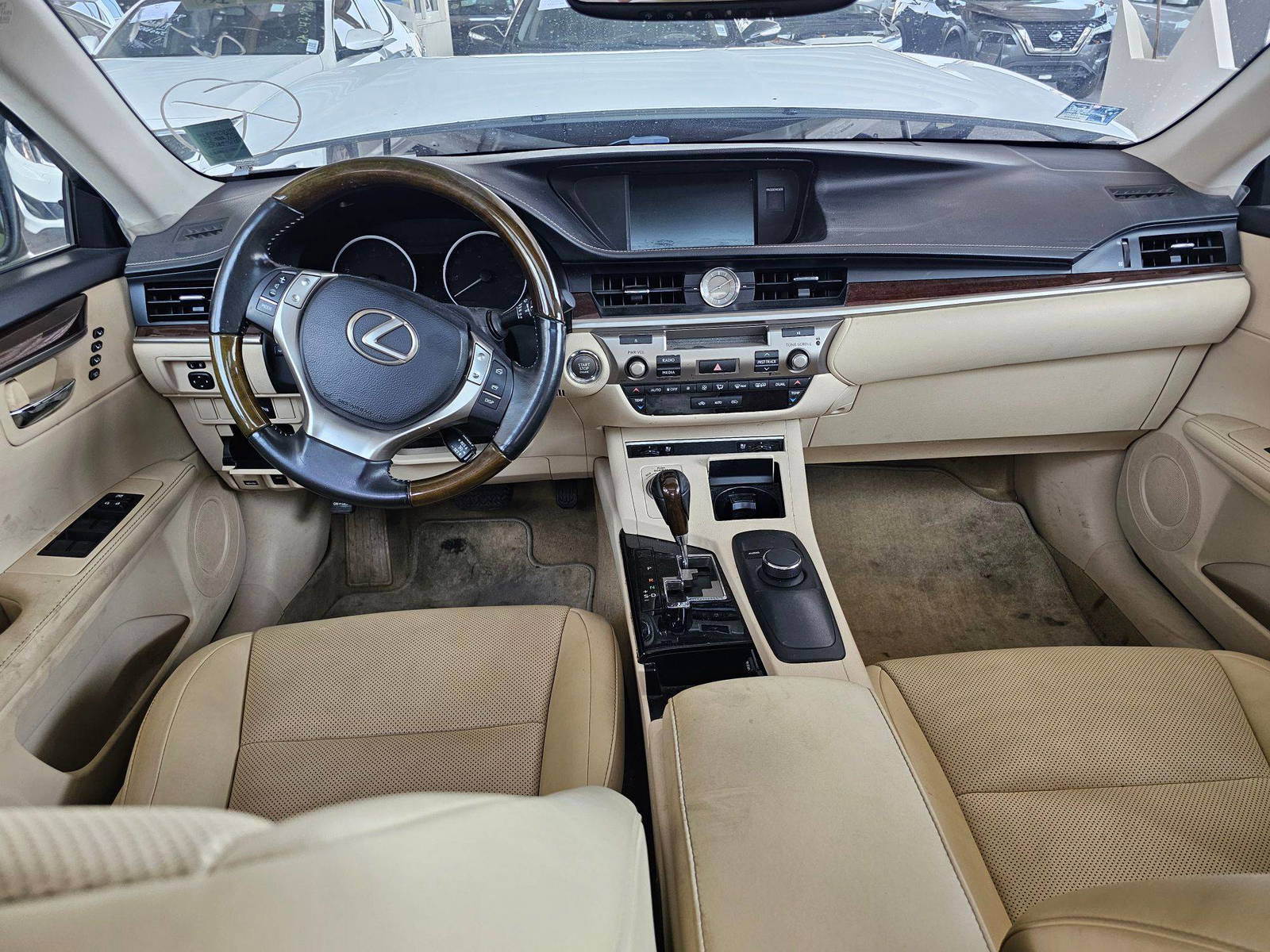 2015 LEXUS ES 350 — 125184 Miles — Lot 3F2173423 — Souq - Marhaba Auctions Used Cars - Image 7