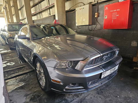 FORD MUSTANG