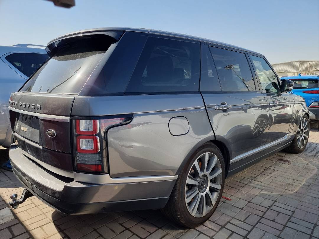 2017 LAND ROVER RANGE ROVER — 132382 Miles — Lot E2HA360806 — Main - Marhaba Auctions Used Cars - Image 5