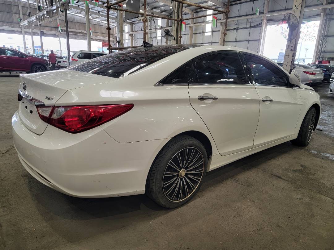 2011 HYUNDAI SONATA — 232967 KM — Lot 236164 — Main - Marhaba Auctions Used Cars - Image 4