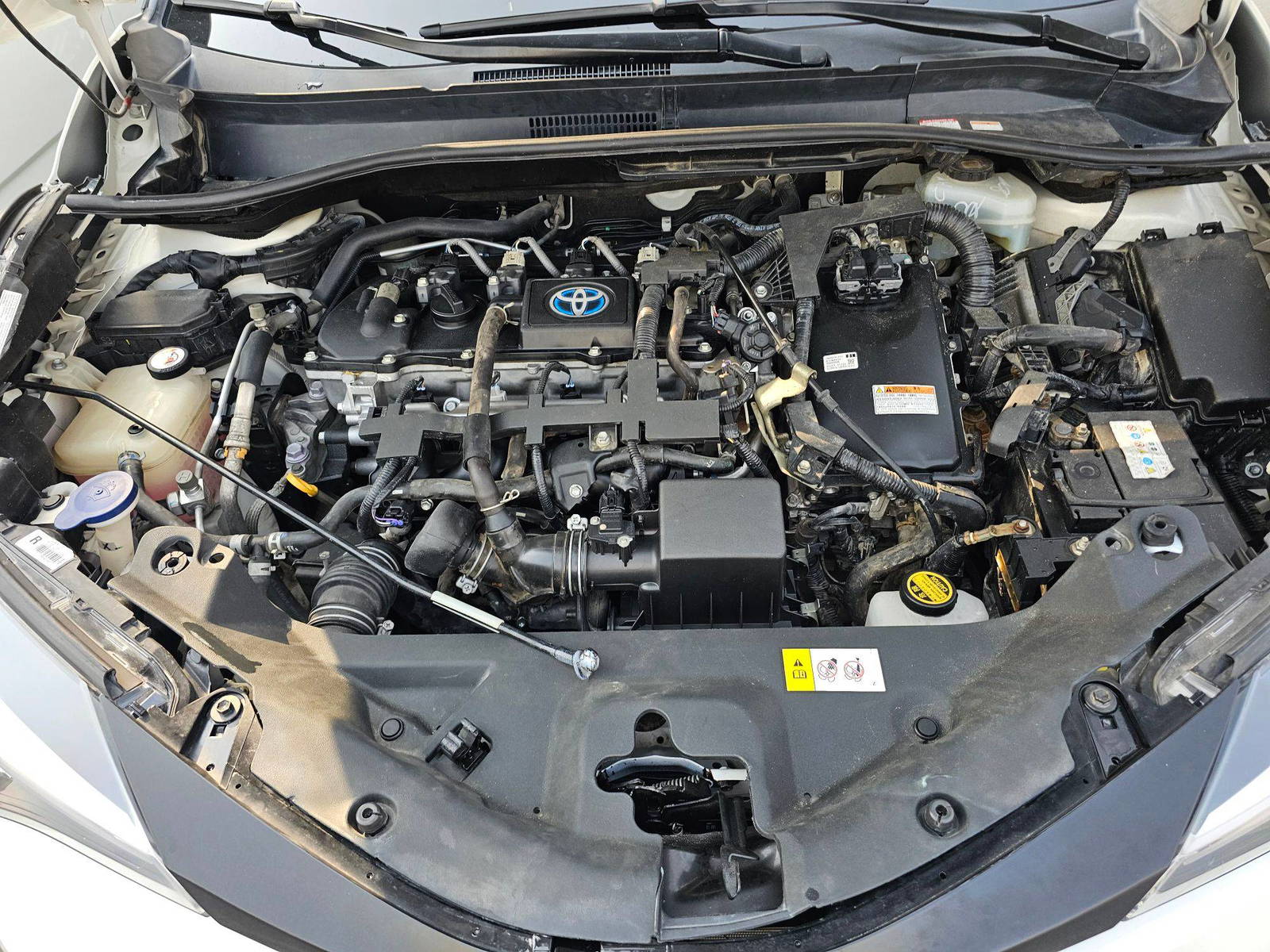2020 TOYOTA C-HR — 94294 KM — Lot LR353585 — Souq - Marhaba Auctions Used Cars - Image 11