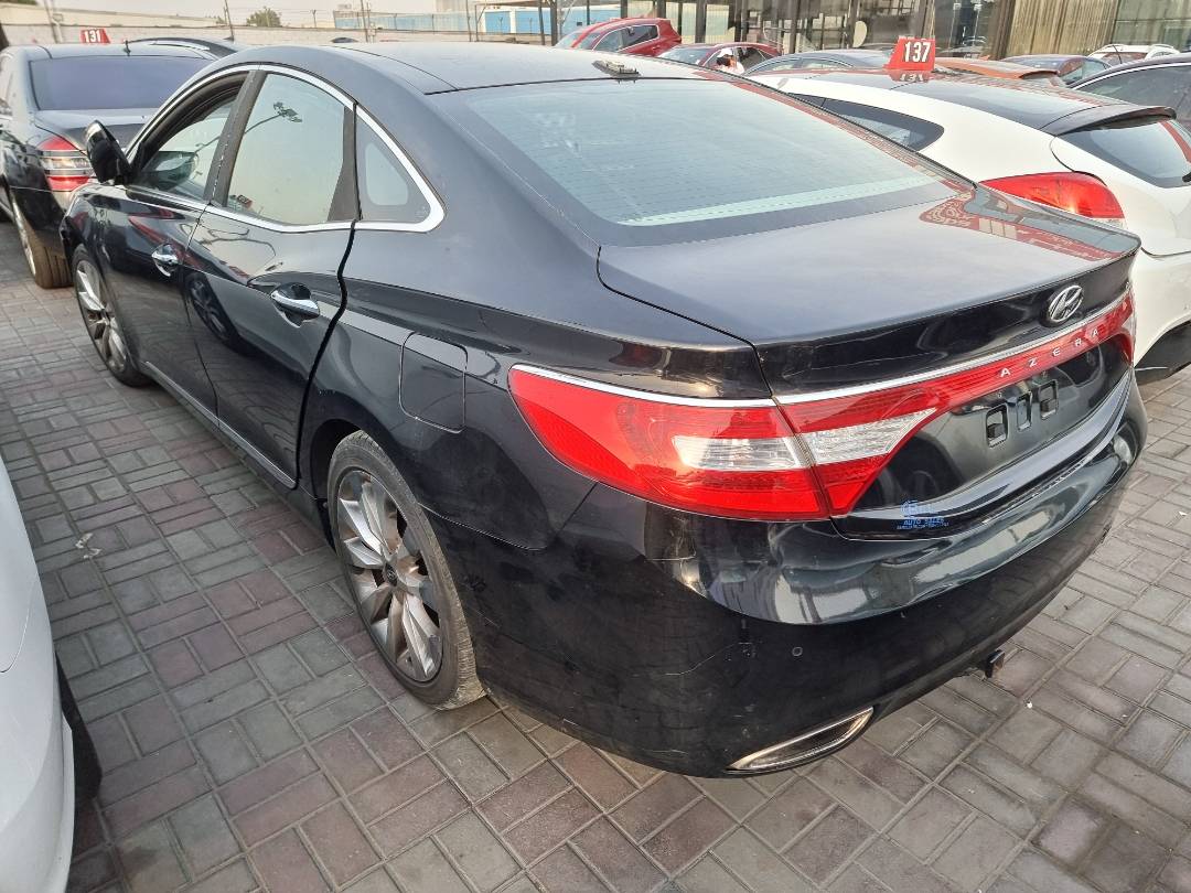 2012 HYUNDAI AZERA — 146122 Miles — Lot 1225732 — Souq - Marhaba Auctions Used Cars - Image 5
