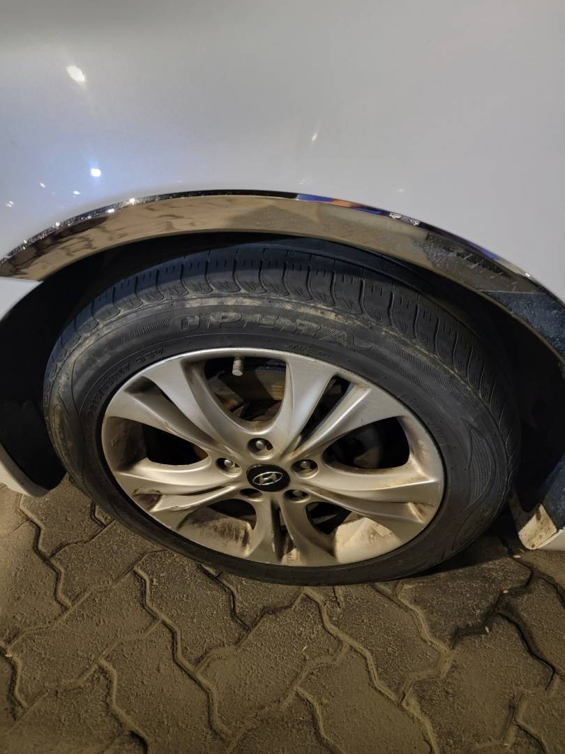2010 HYUNDAI SONATA — 81590 KM — Lot 076502 — Main - Marhaba Auctions Used Cars - Image 9