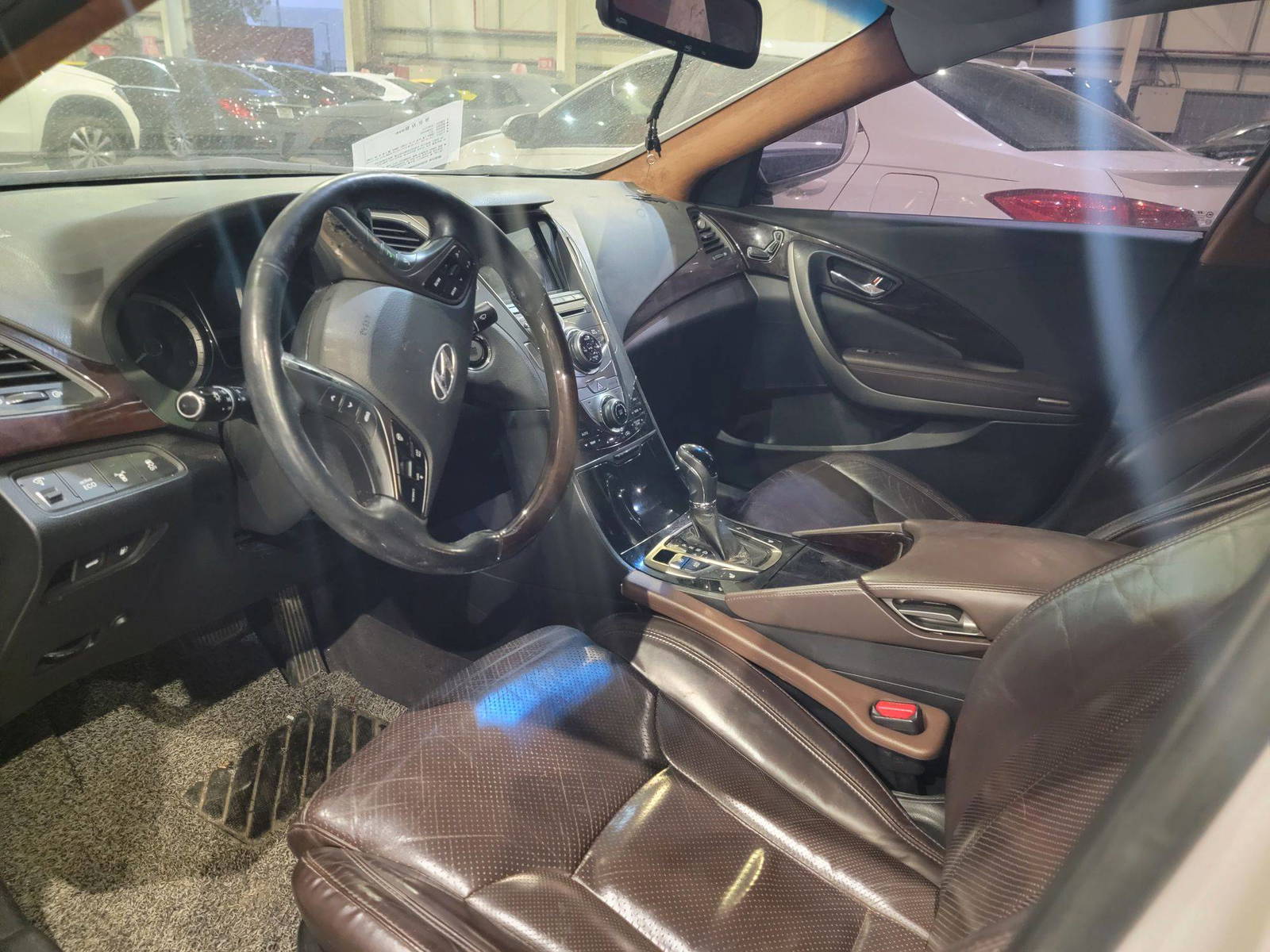 HYUNDAI GRANDEUR 2012 - Marhaba Auction Used Cars - Image 8